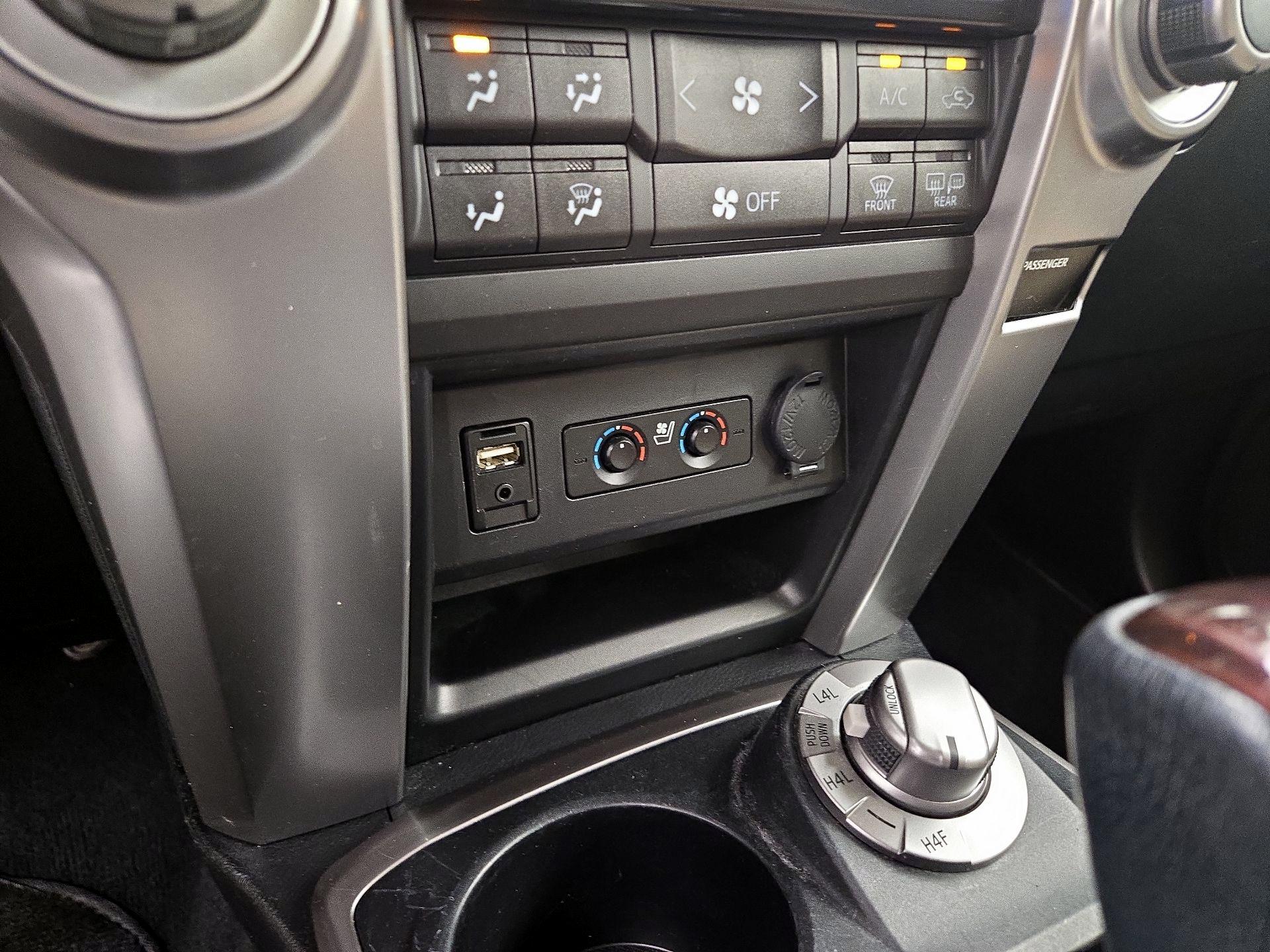 Thumbnail: 2015 Toyota 4Runner - 18