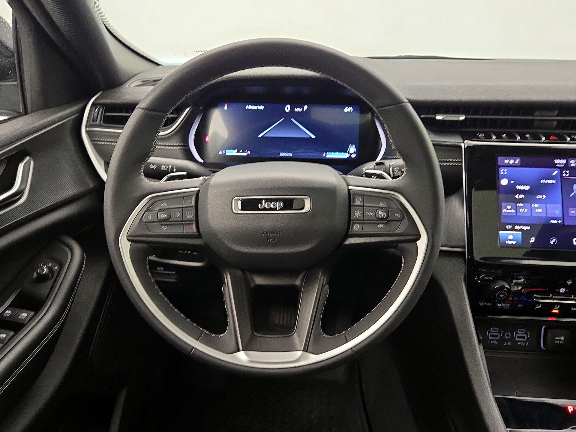 Thumbnail: 2023 Jeep Grand Cherokee - 10