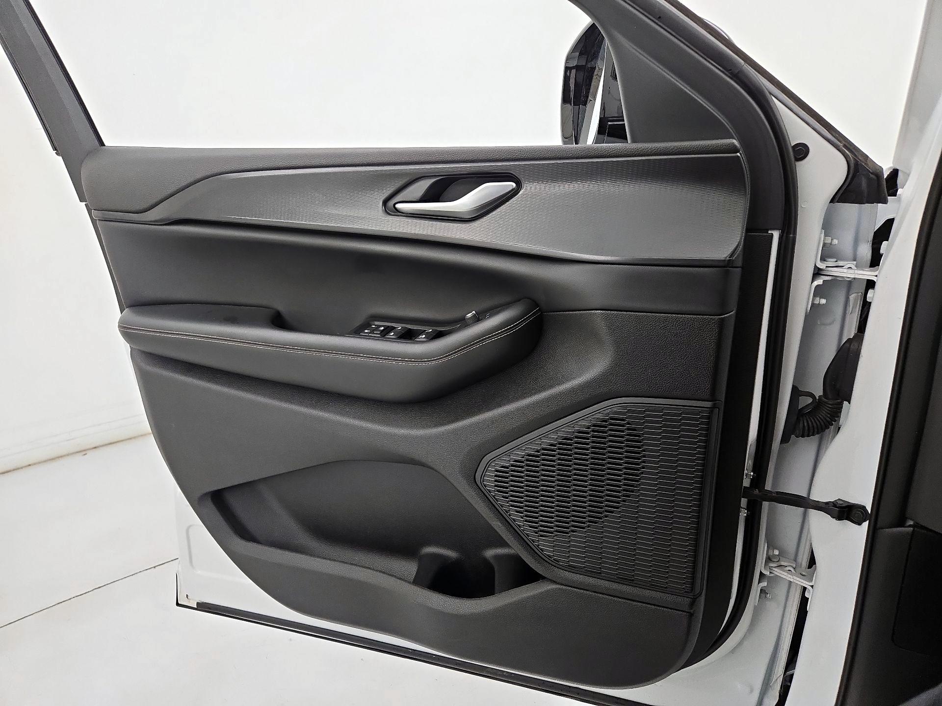 Thumbnail: 2023 Jeep Grand Cherokee - 12