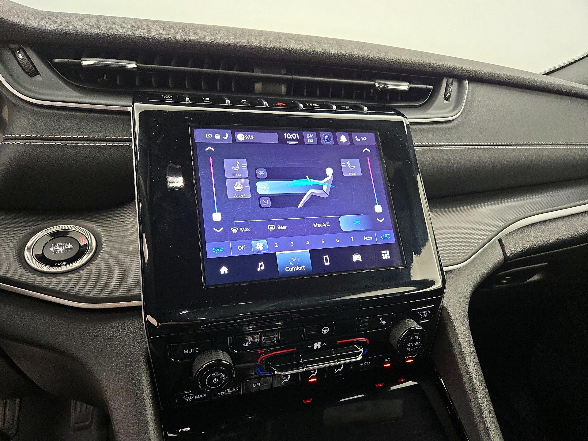 Thumbnail: 2023 Jeep Grand Cherokee - 16