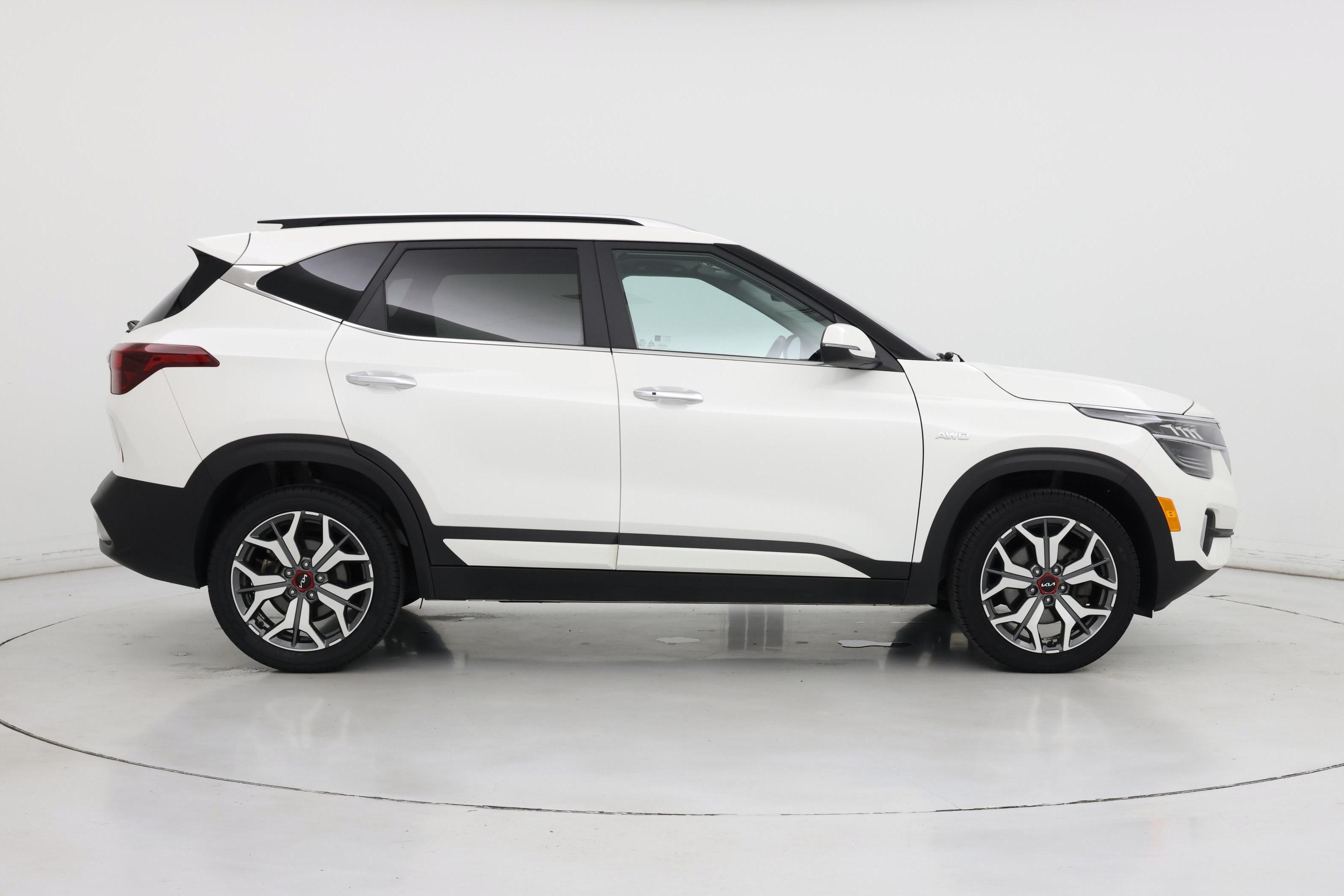 Thumbnail: 2023 Kia Seltos - 7