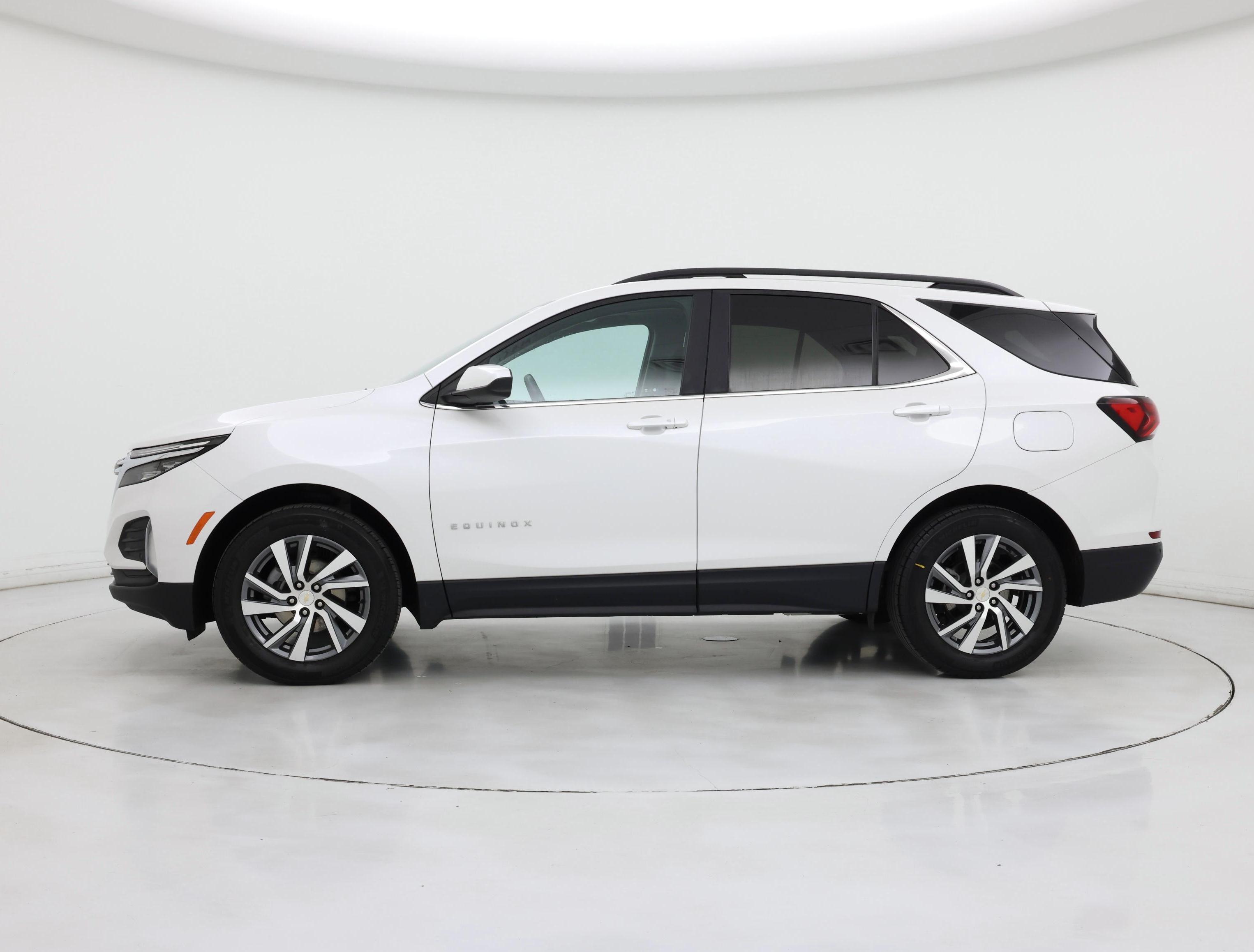 Thumbnail: 2022 Chevrolet Equinox - 3
