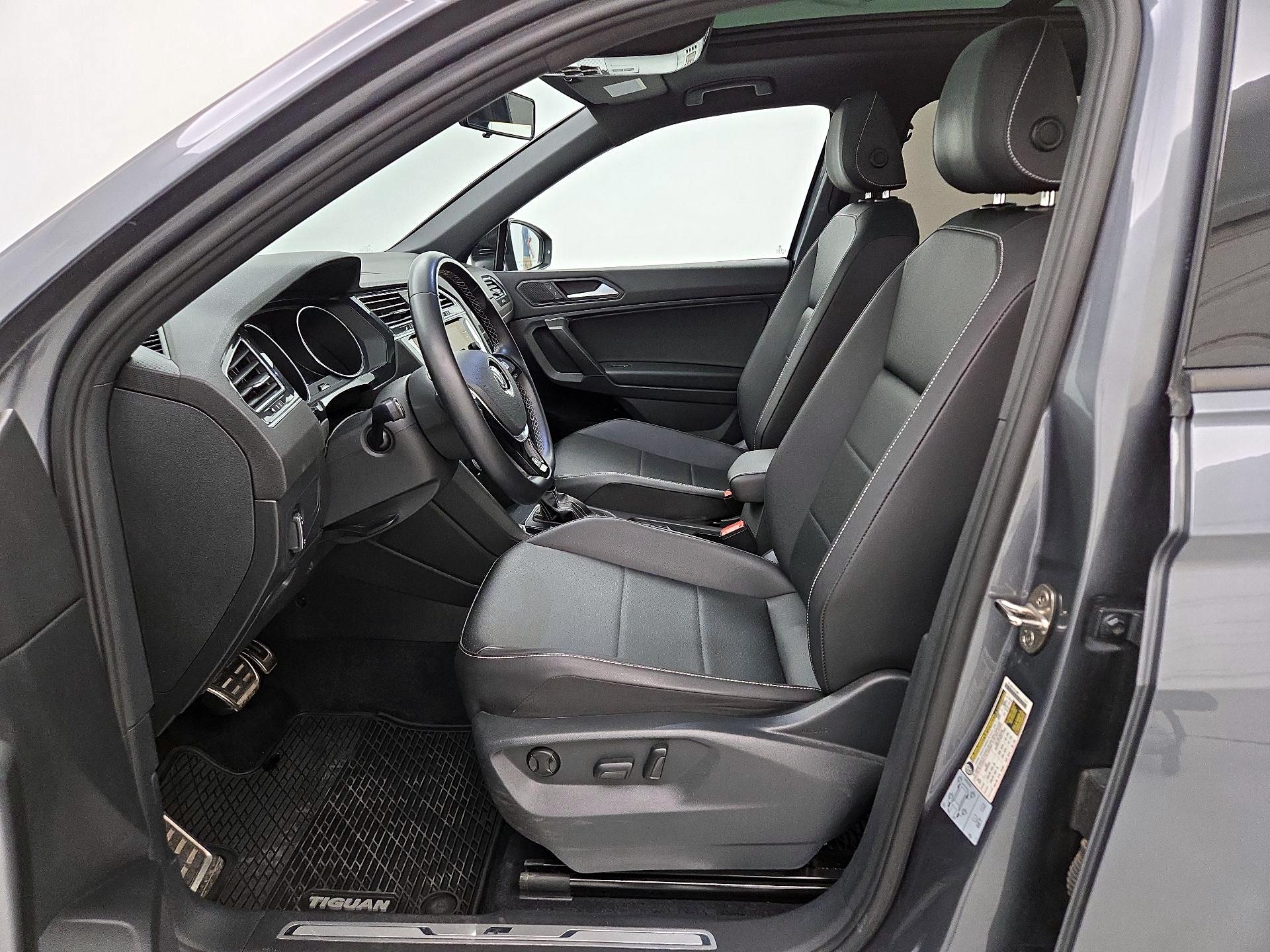 Thumbnail: 2021 Volkswagen Tiguan - 11