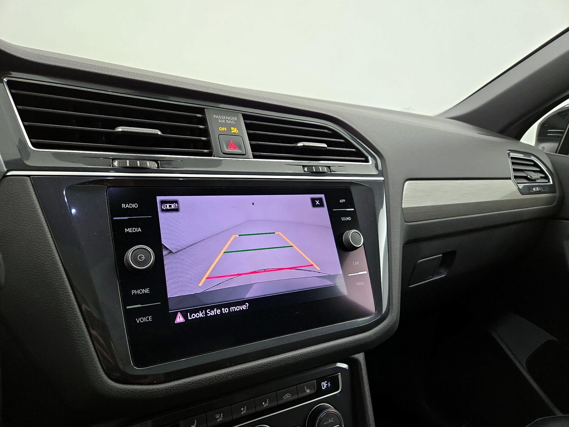Thumbnail: 2021 Volkswagen Tiguan - 14