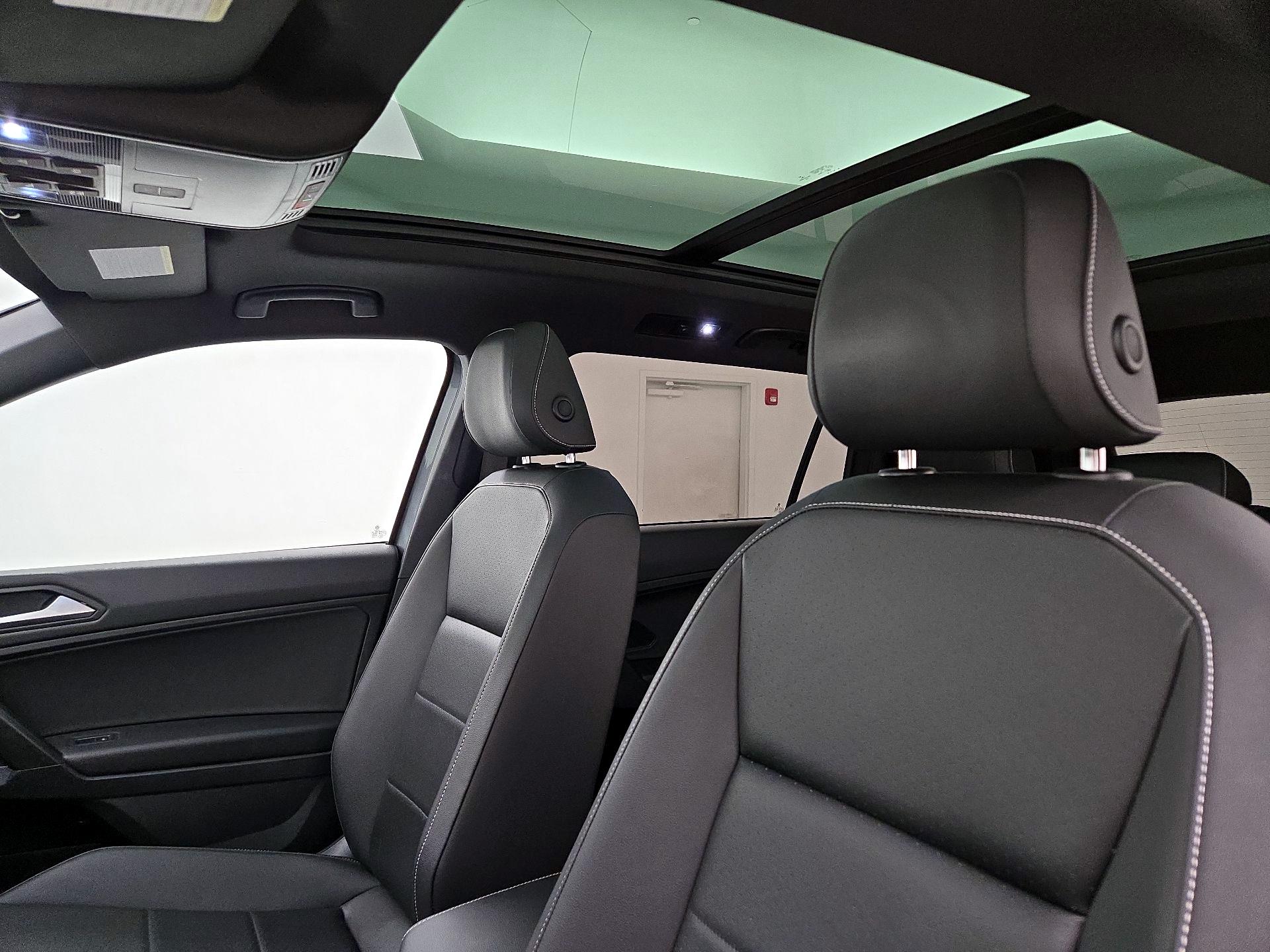 Thumbnail: 2021 Volkswagen Tiguan - 19