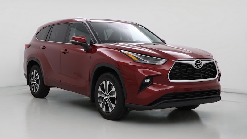 2022 Toyota Highlander XLE Hero Image