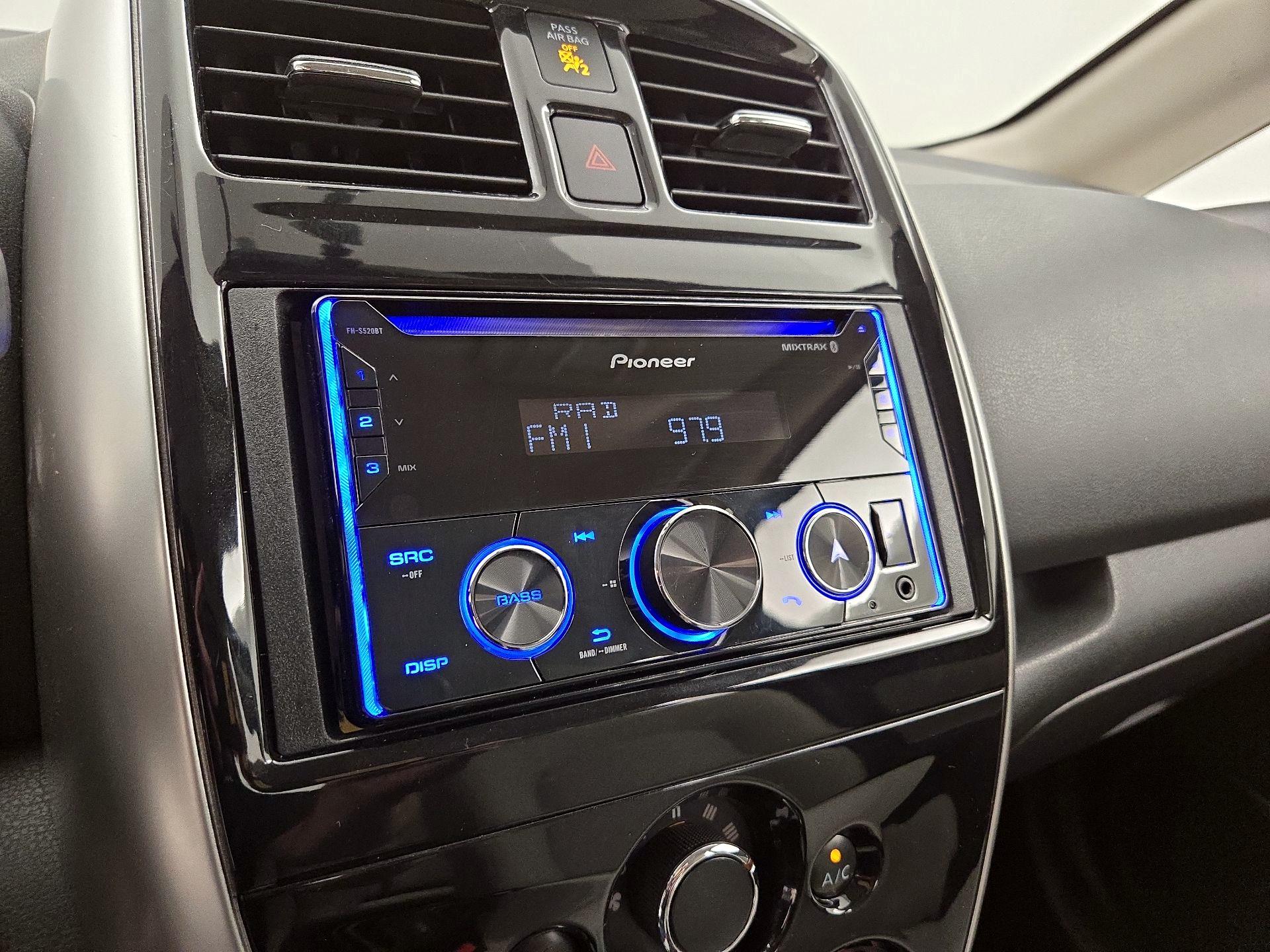 Thumbnail: 2015 Nissan Versa Note - 14