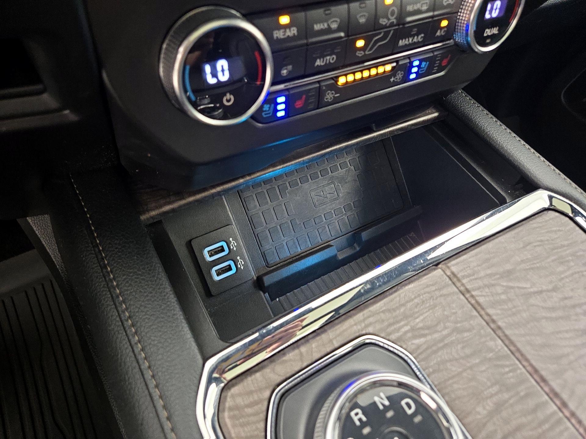 Thumbnail: 2019 Ford Expedition - 17