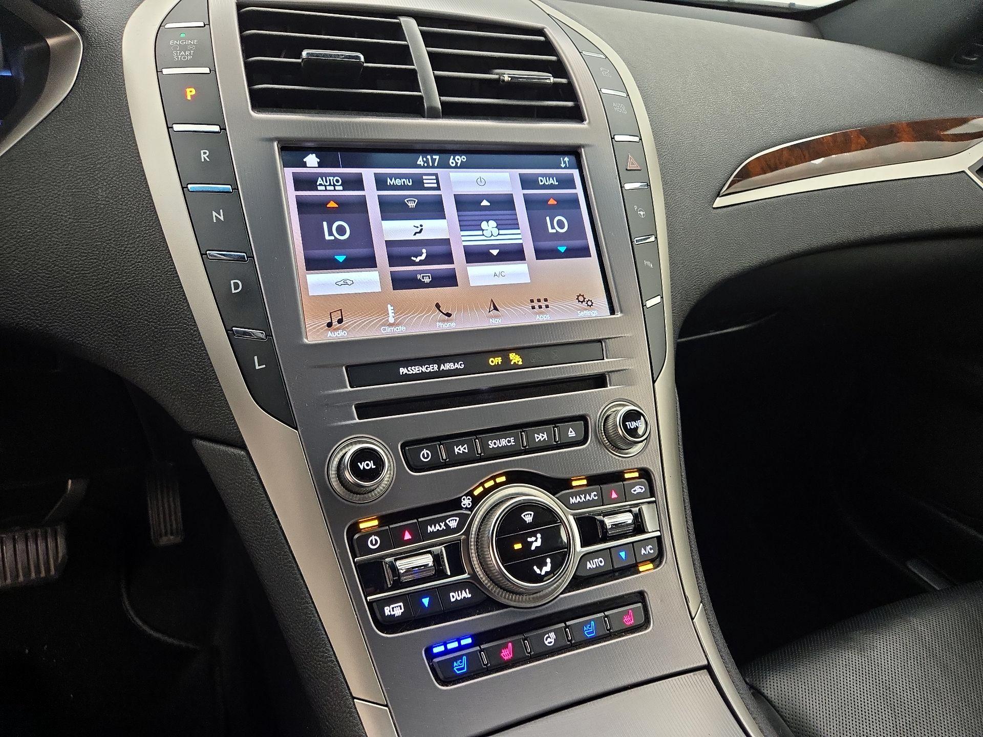 Thumbnail: 2019 Lincoln MKZ - 17