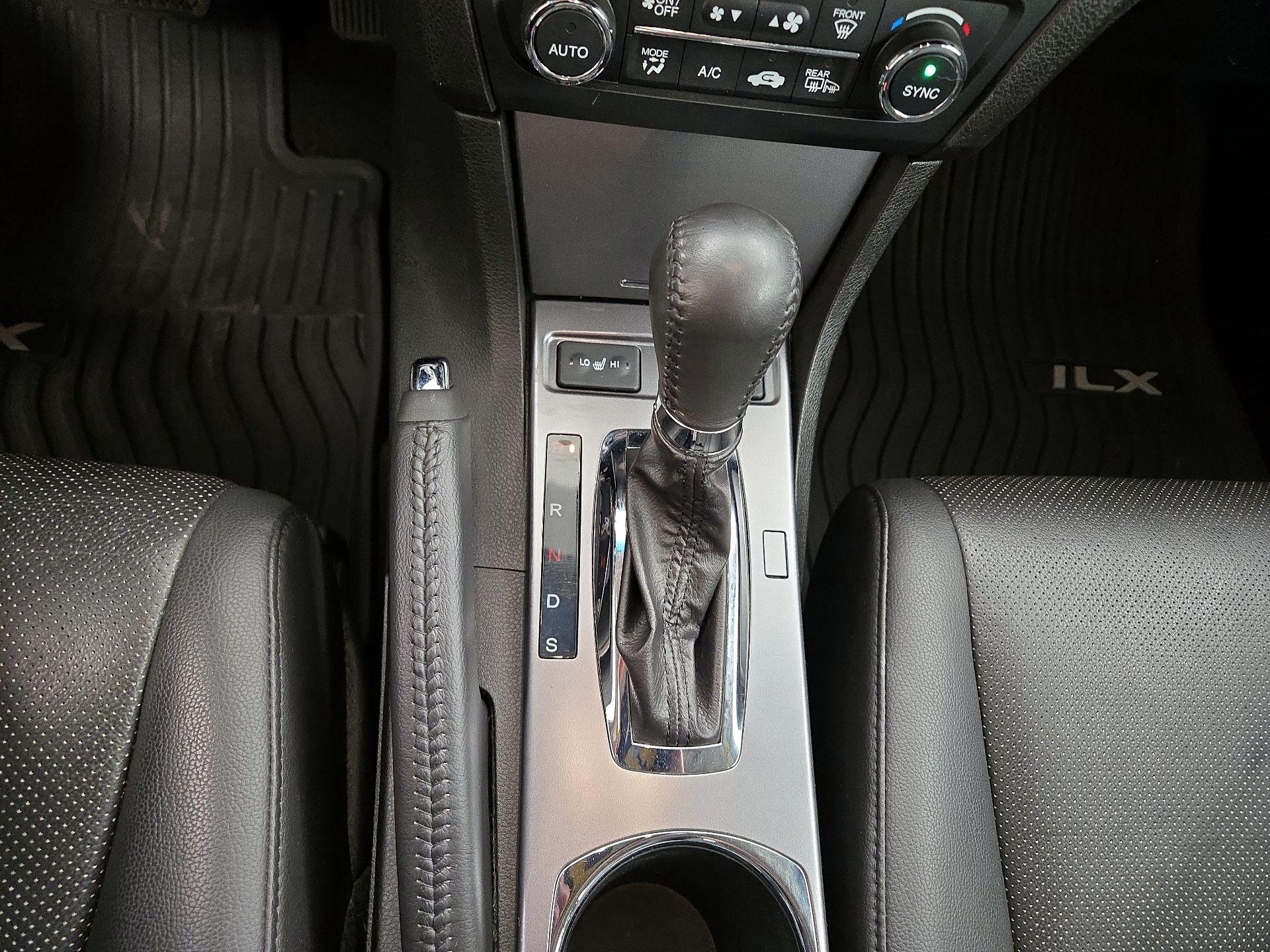 Thumbnail: 2013 Acura ILX - 17