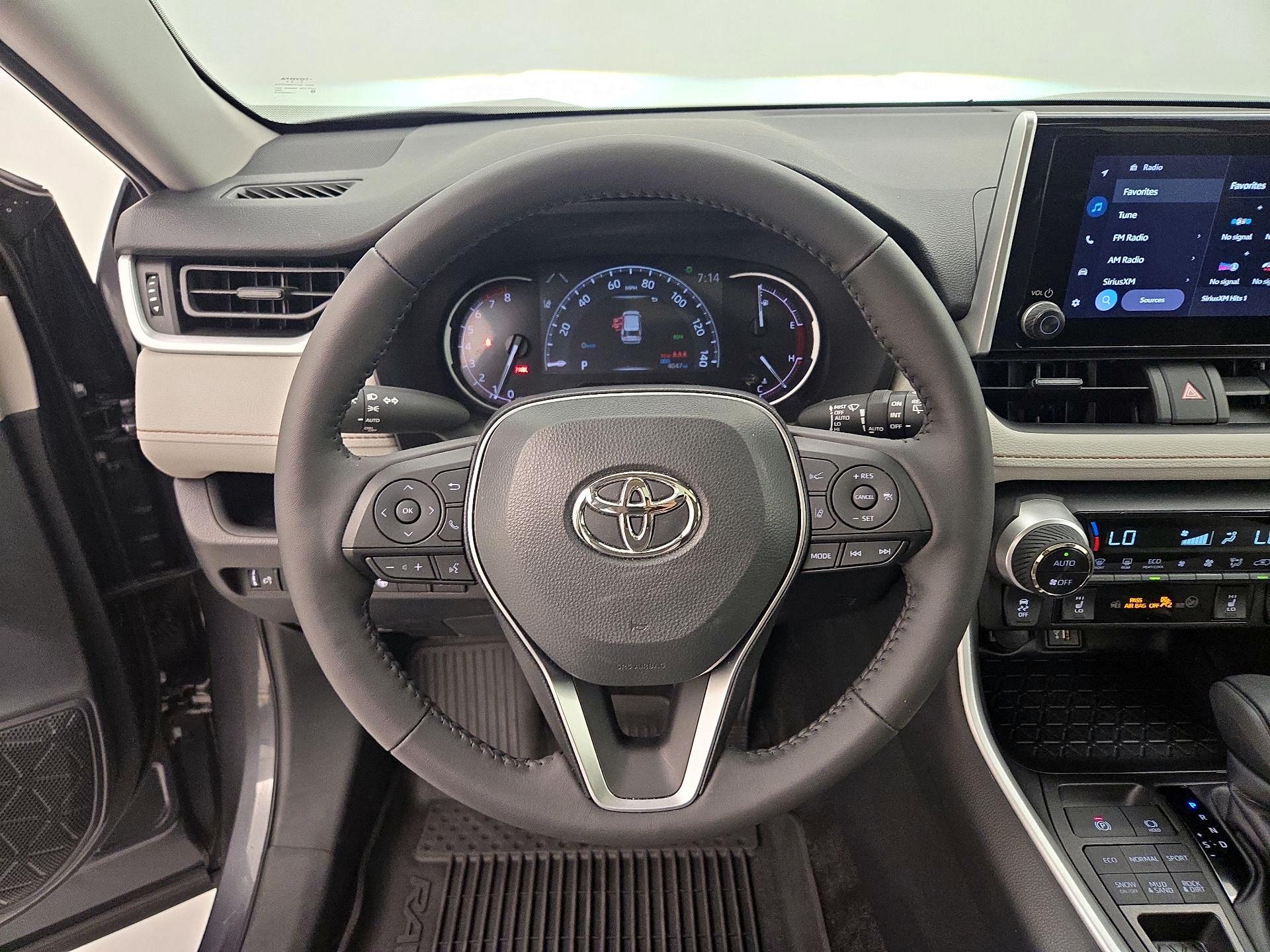 Thumbnail: 2024 Toyota RAV4 - 10