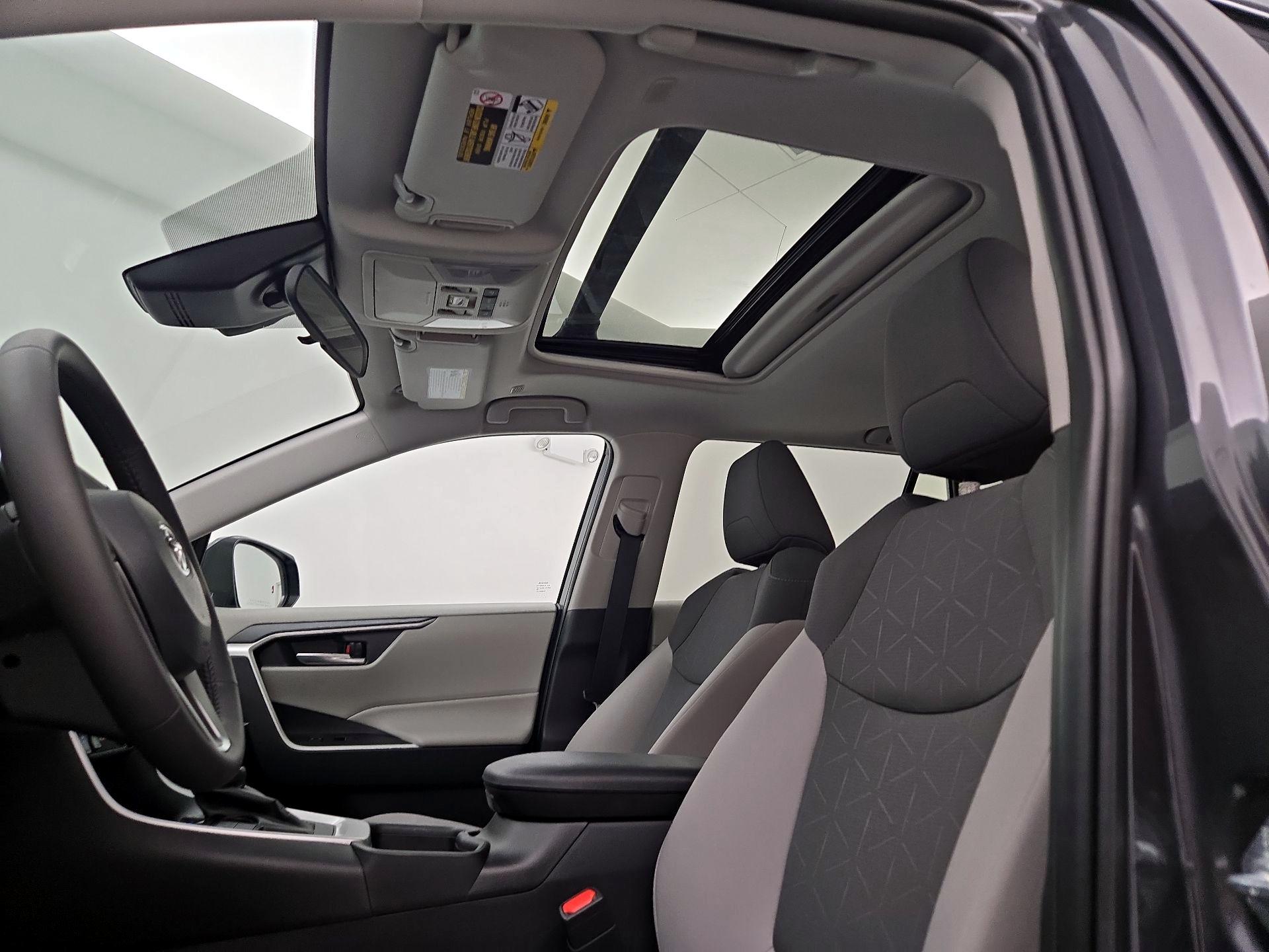 Thumbnail: 2024 Toyota RAV4 - 19
