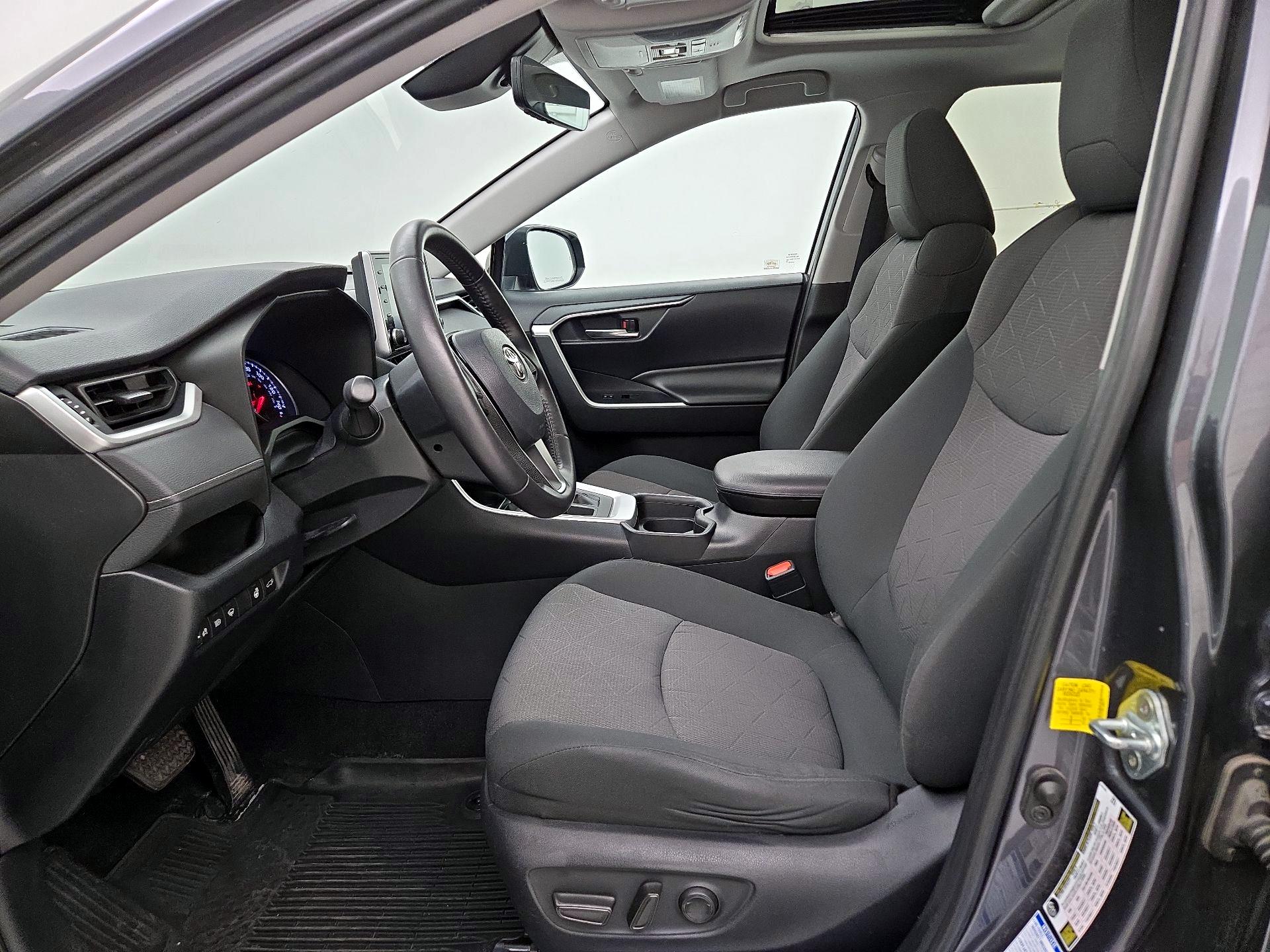 Thumbnail: 2019 Toyota RAV4 - 11