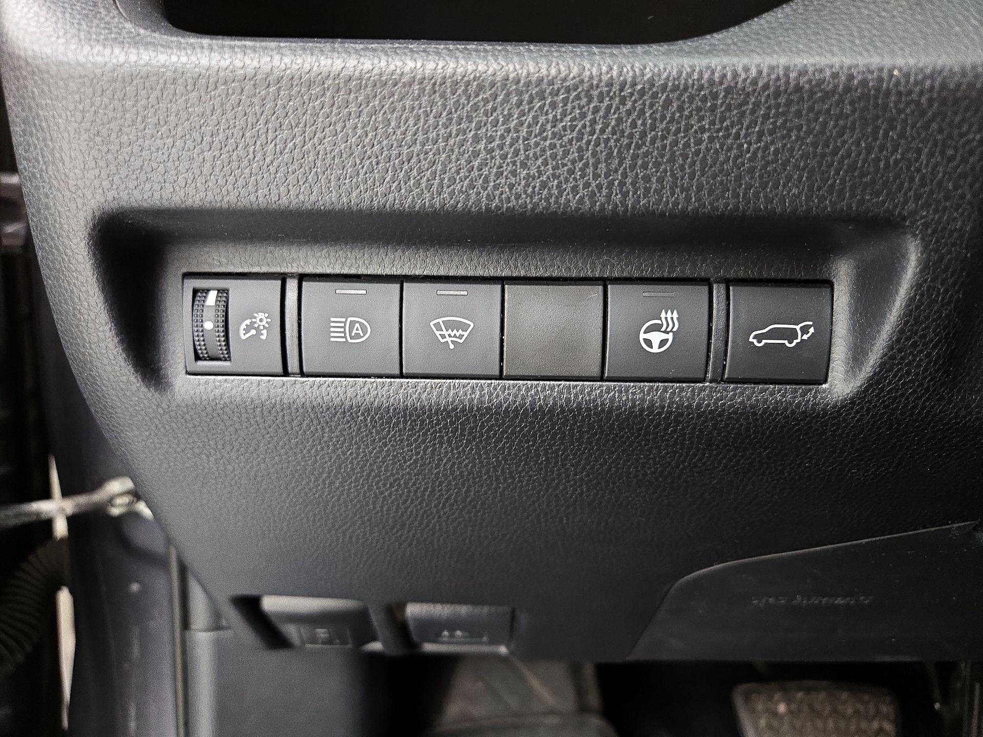 Thumbnail: 2019 Toyota RAV4 - 13