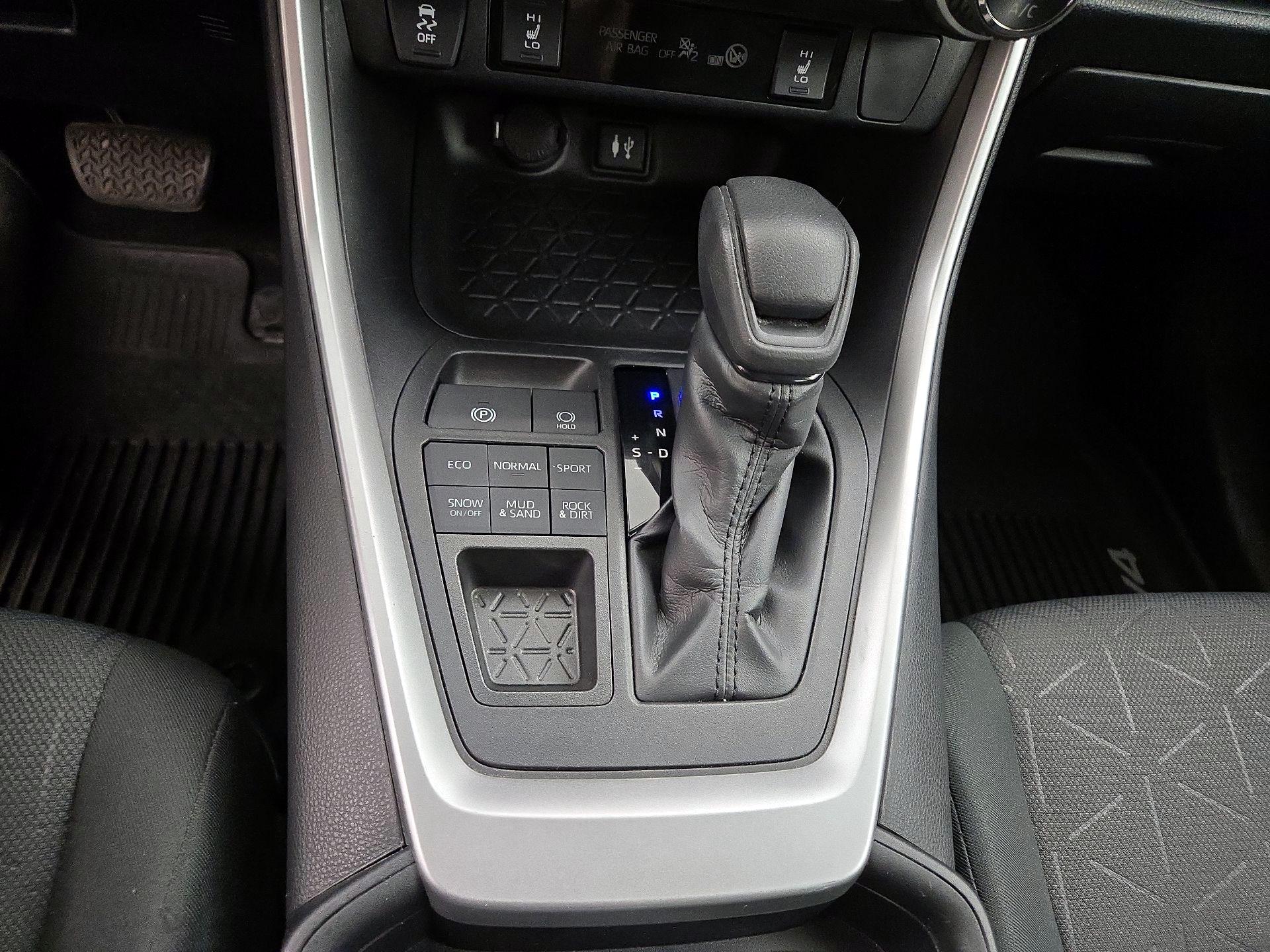 Thumbnail: 2019 Toyota RAV4 - 17