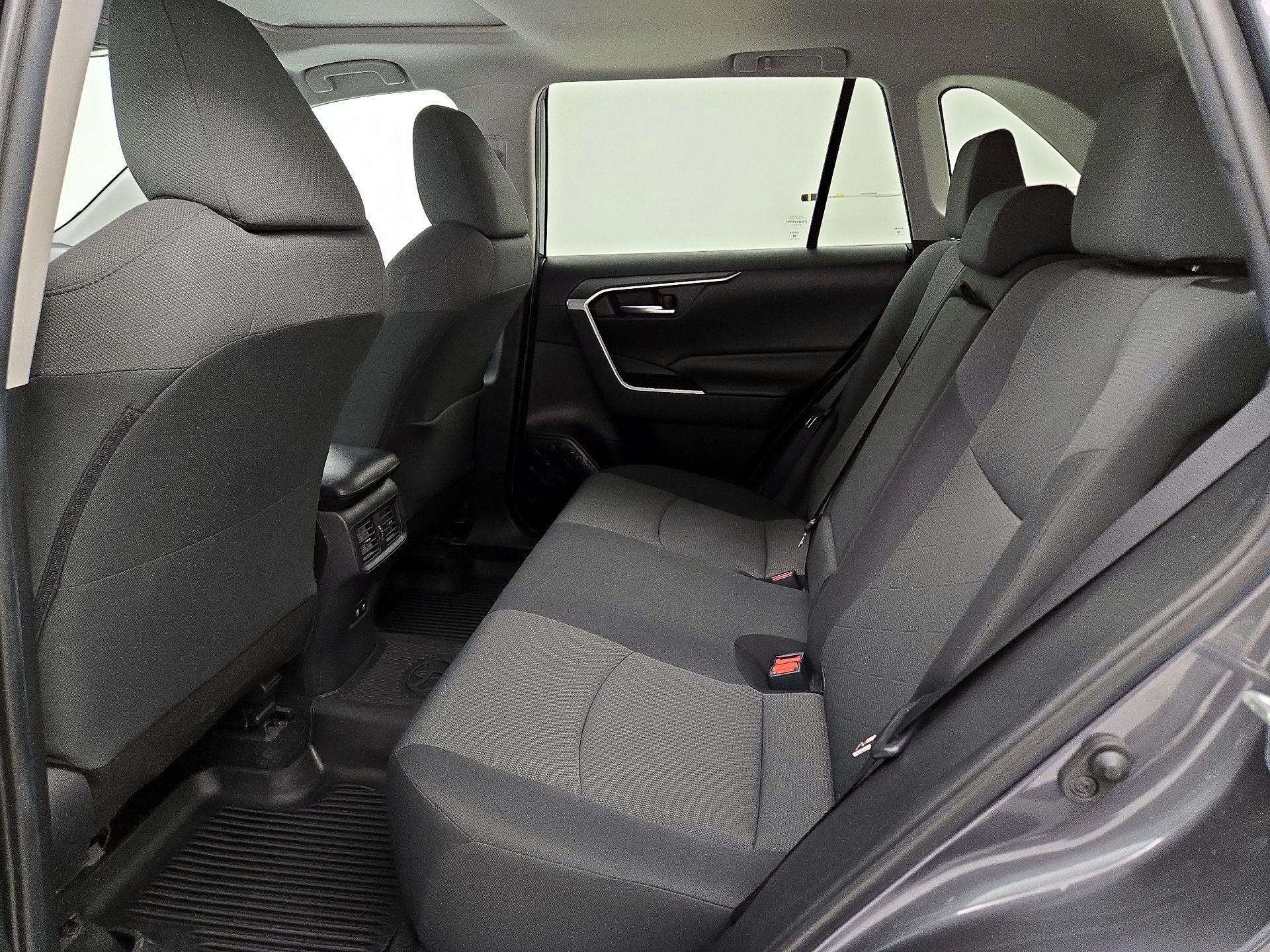 Thumbnail: 2019 Toyota RAV4 - 20