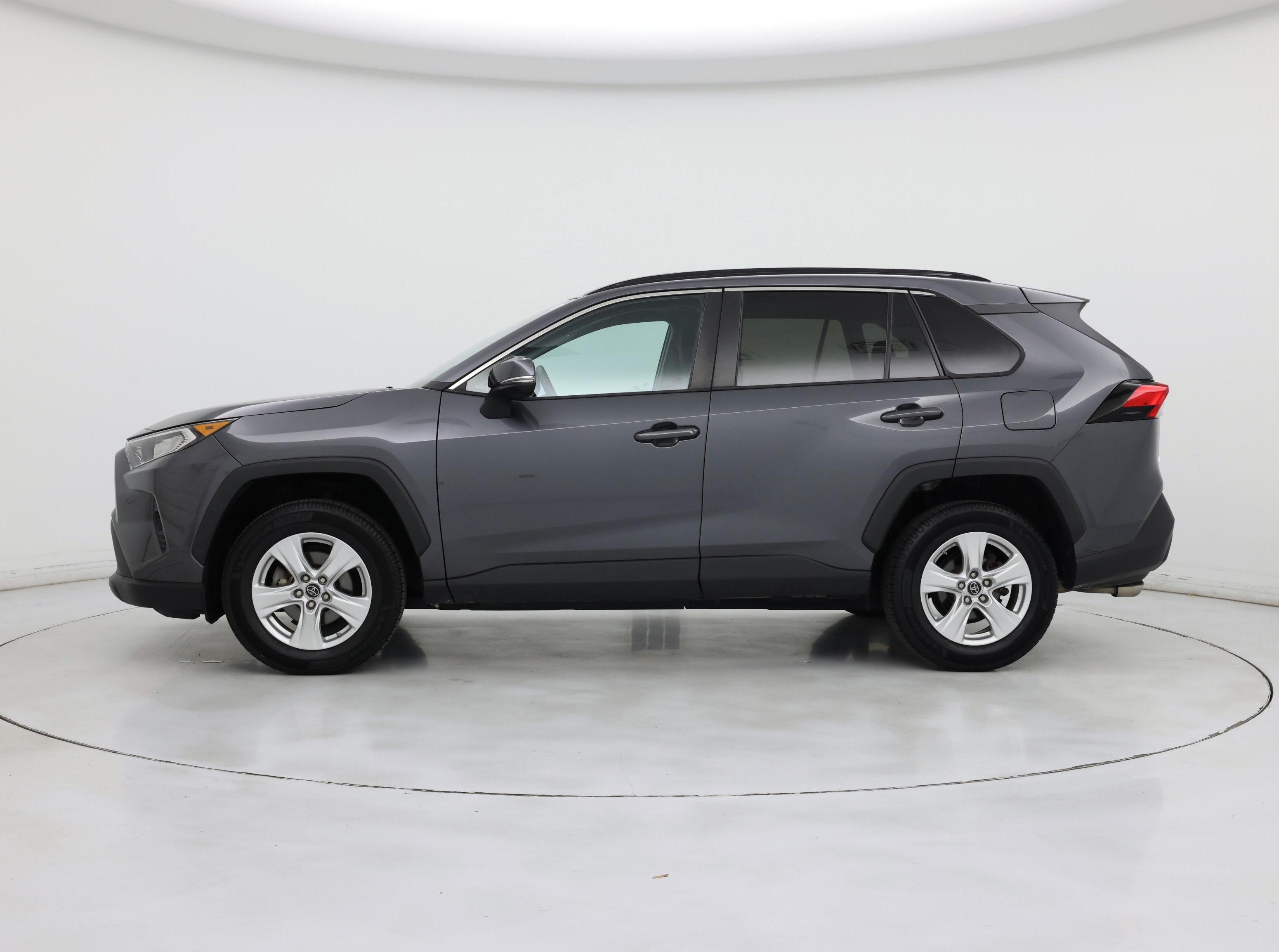 Thumbnail: 2019 Toyota RAV4 - 3