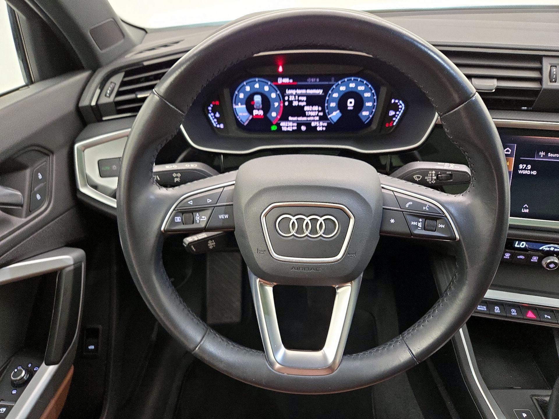 Thumbnail: 2020 Audi Q3 - 10