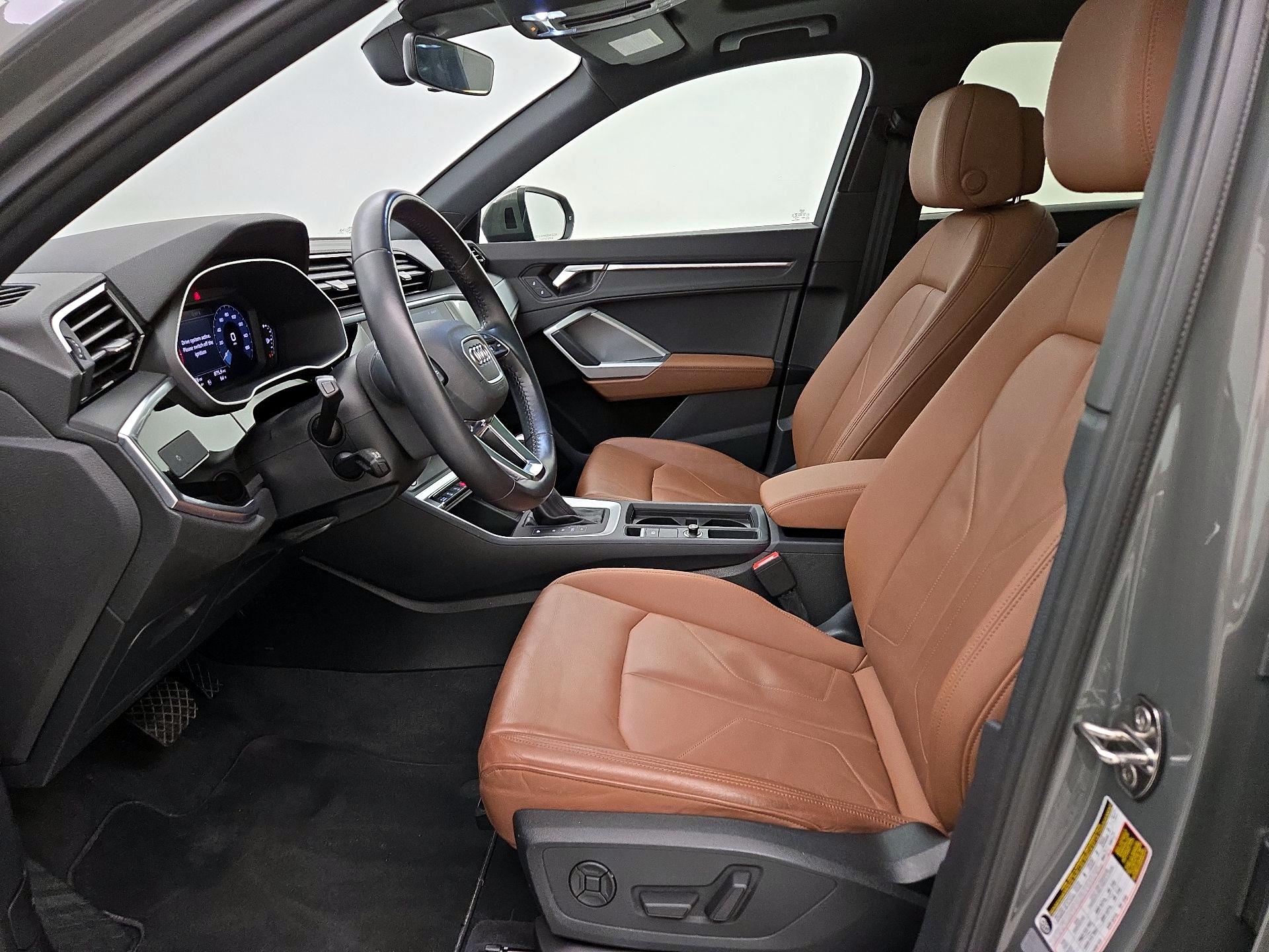 Thumbnail: 2020 Audi Q3 - 11
