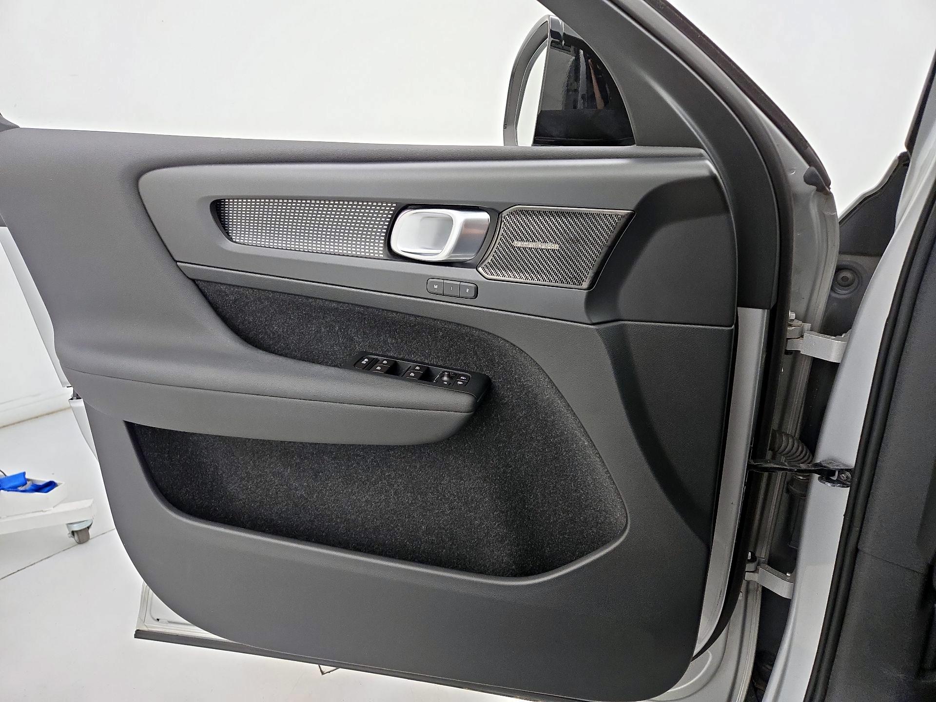 Thumbnail: 2019 Volvo XC40 - 12