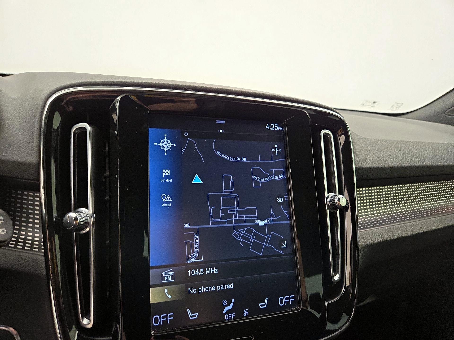 Thumbnail: 2019 Volvo XC40 - 14