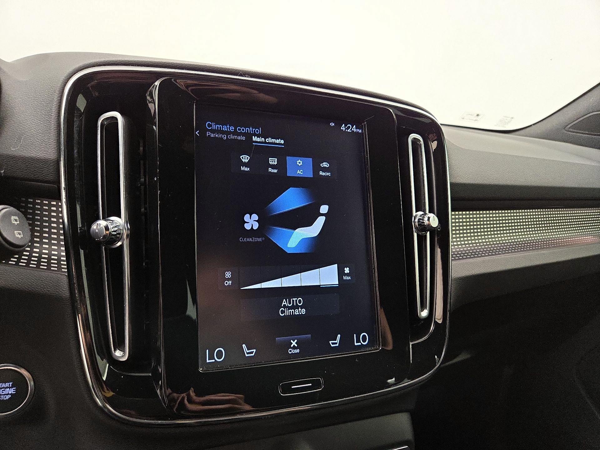 Thumbnail: 2019 Volvo XC40 - 17