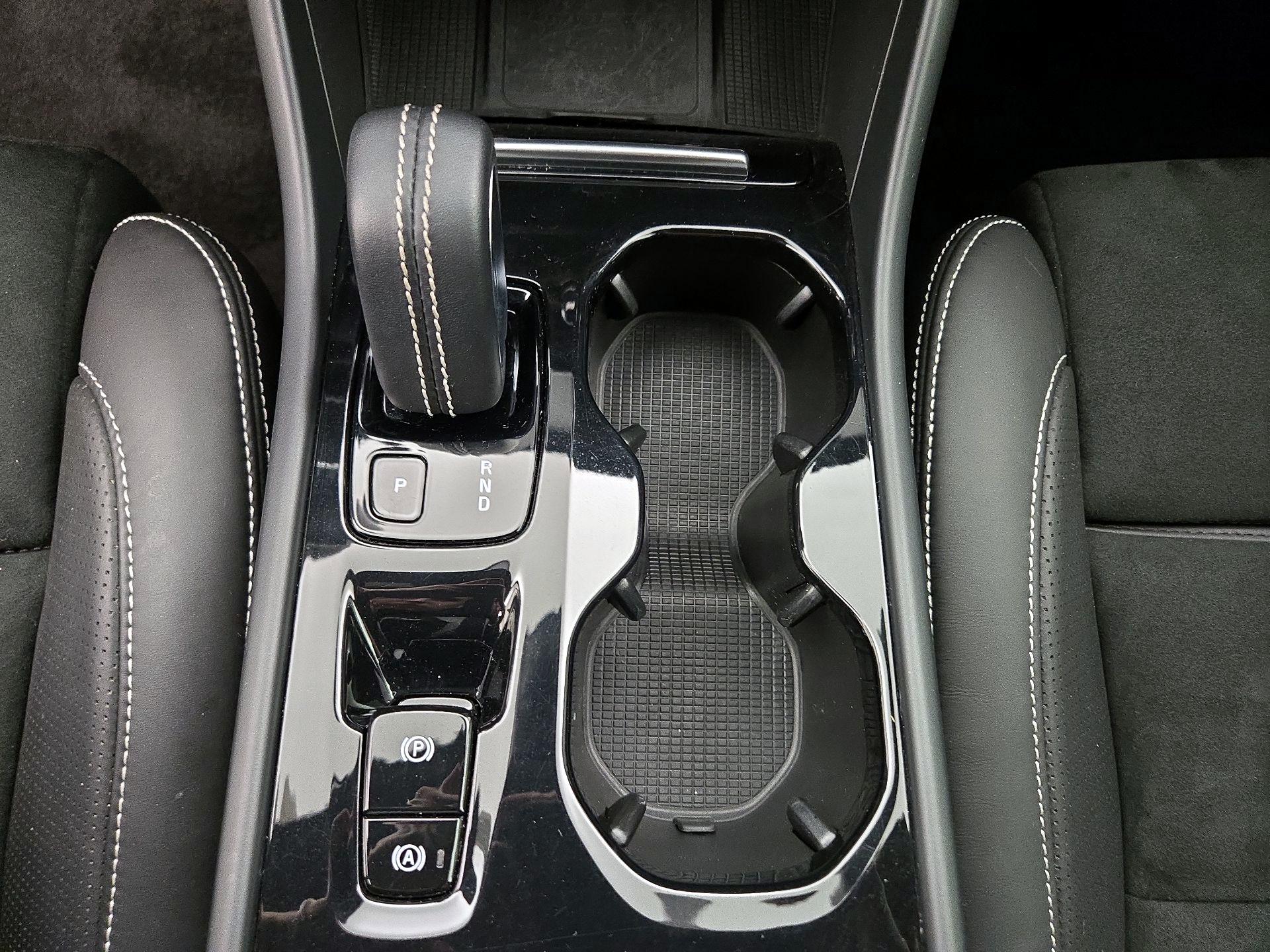 Thumbnail: 2019 Volvo XC40 - 18