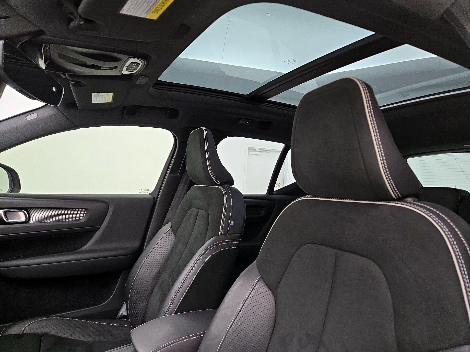 Thumbnail: 2019 Volvo XC40 - 20