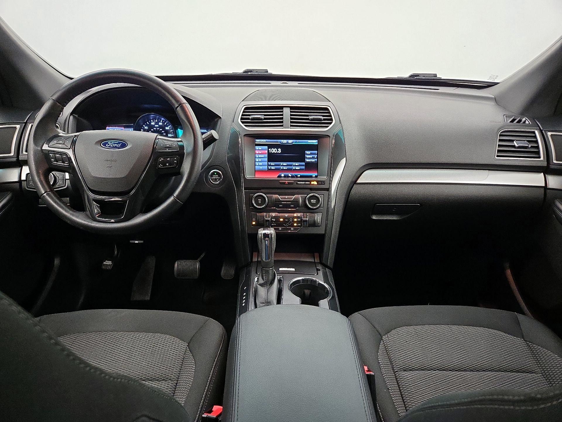 Thumbnail: 2016 Ford Explorer - 9