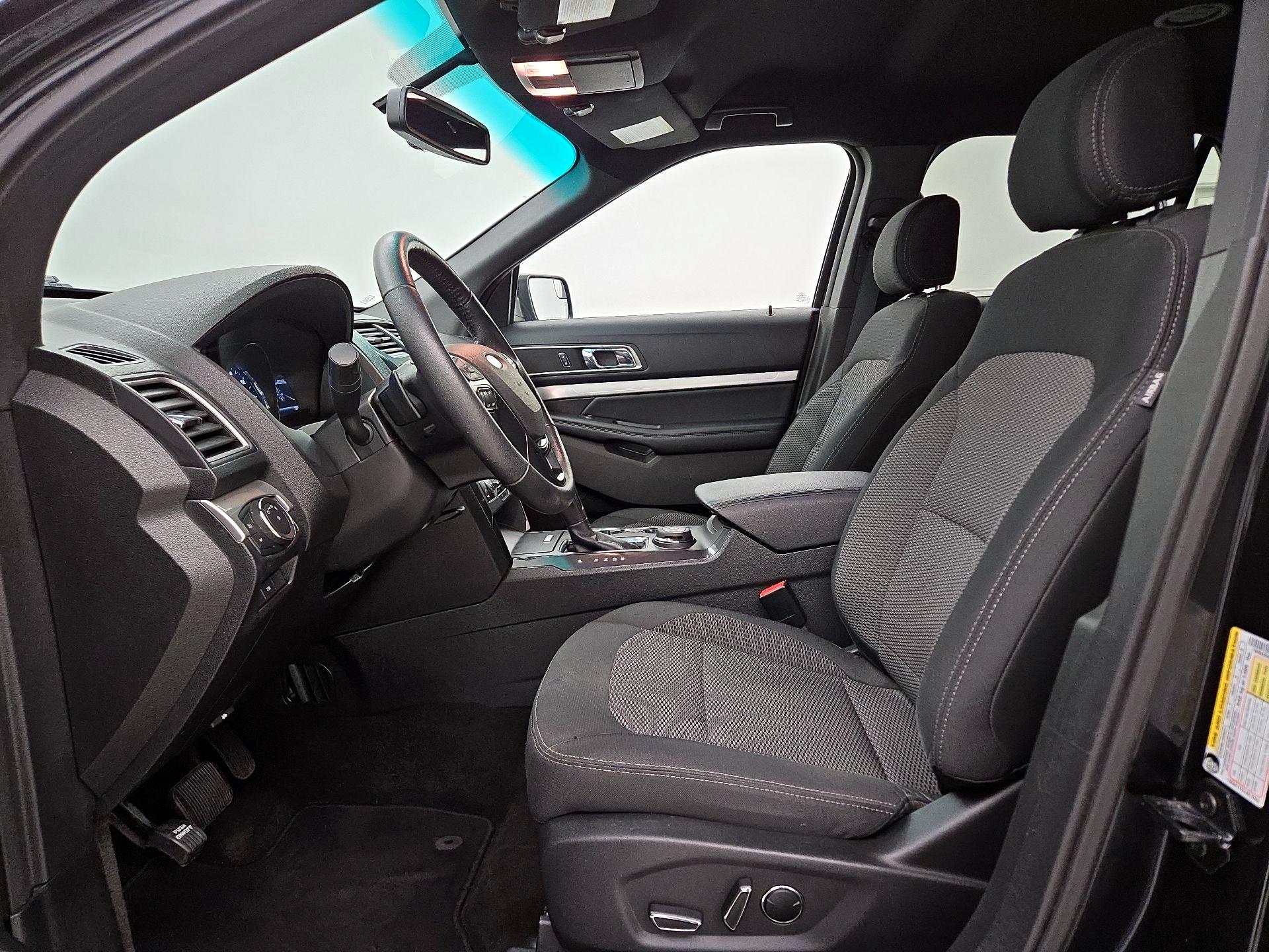 Thumbnail: 2016 Ford Explorer - 11