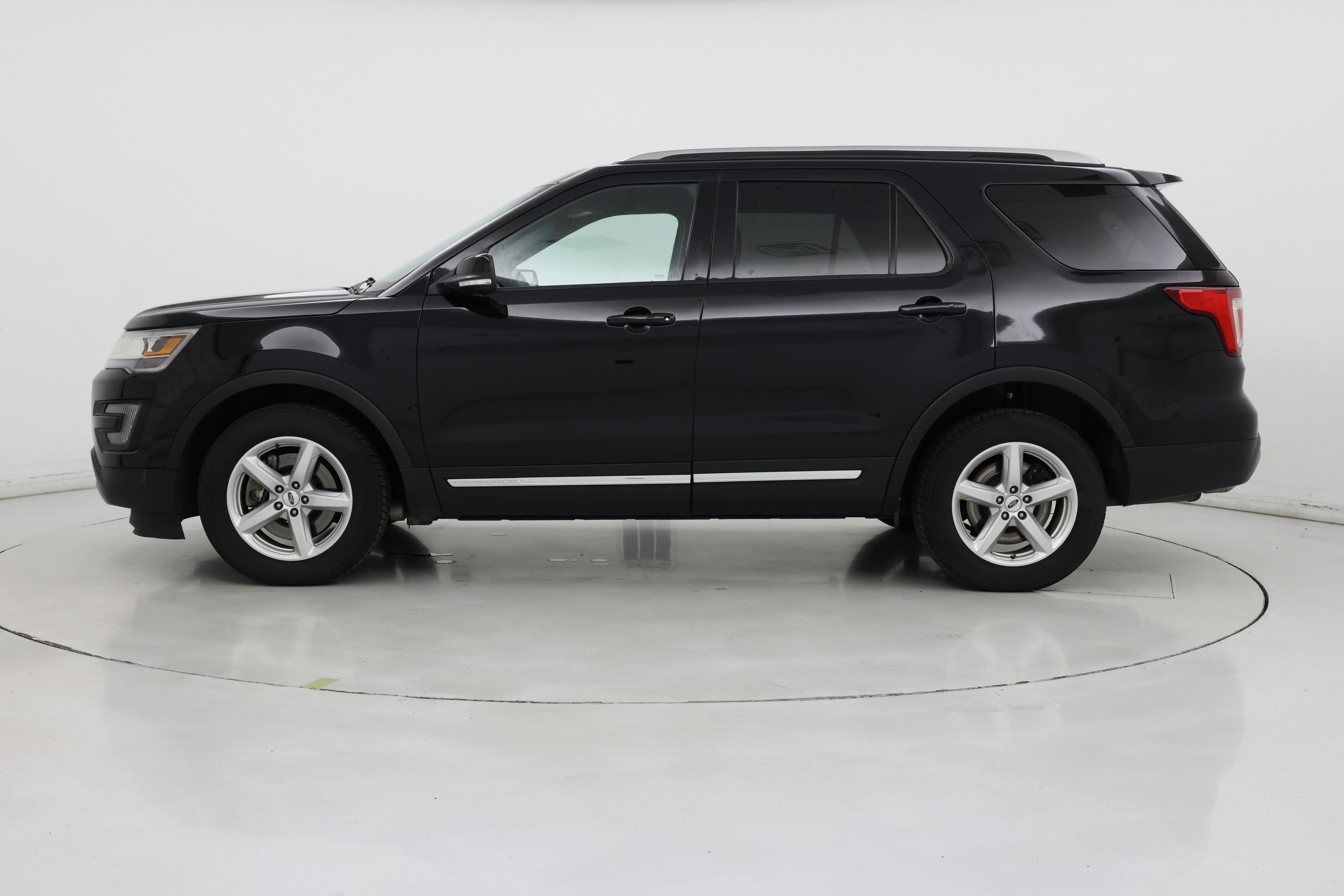 Thumbnail: 2016 Ford Explorer - 3