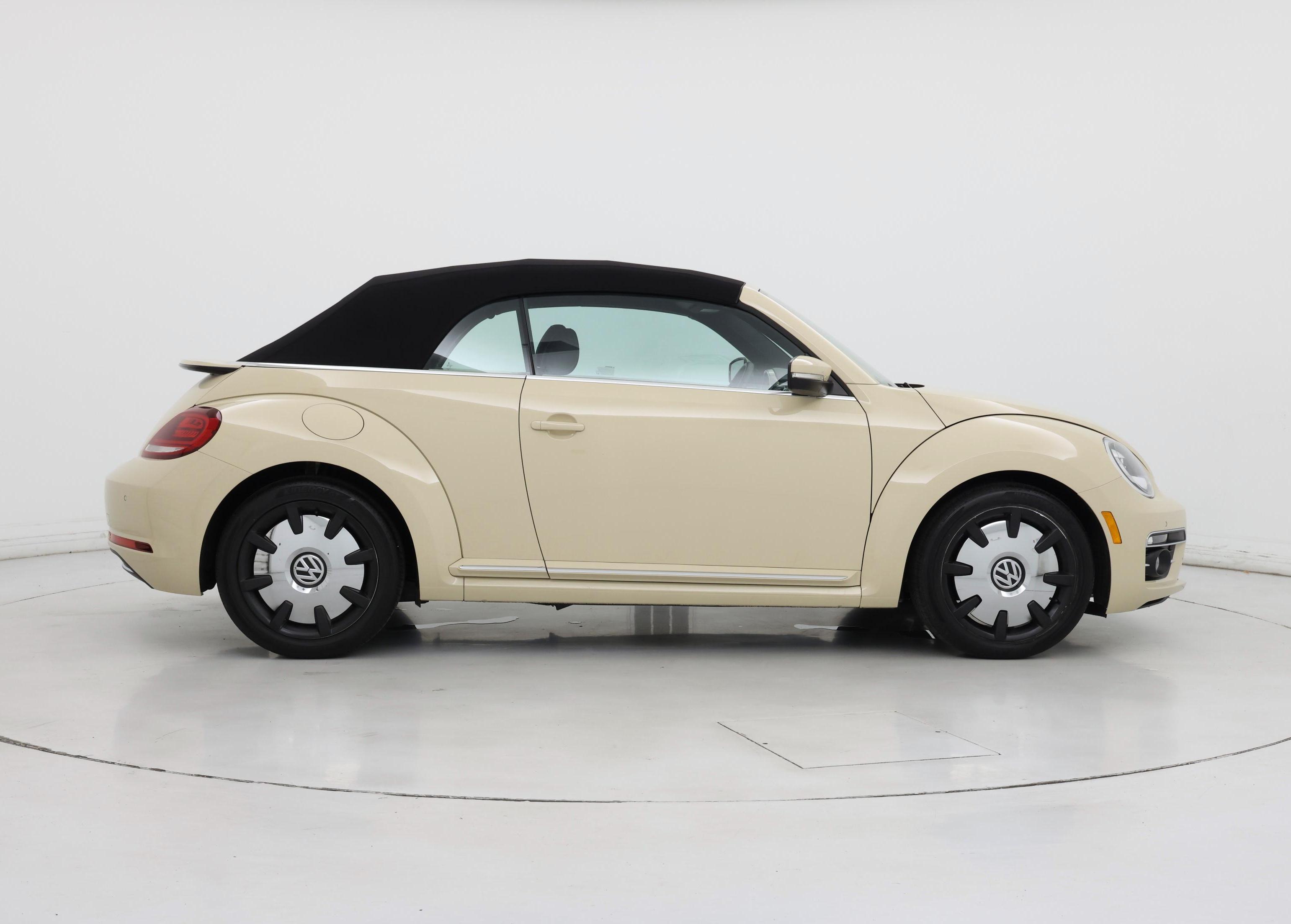 Thumbnail: 2019 Volkswagen Beetle - 7
