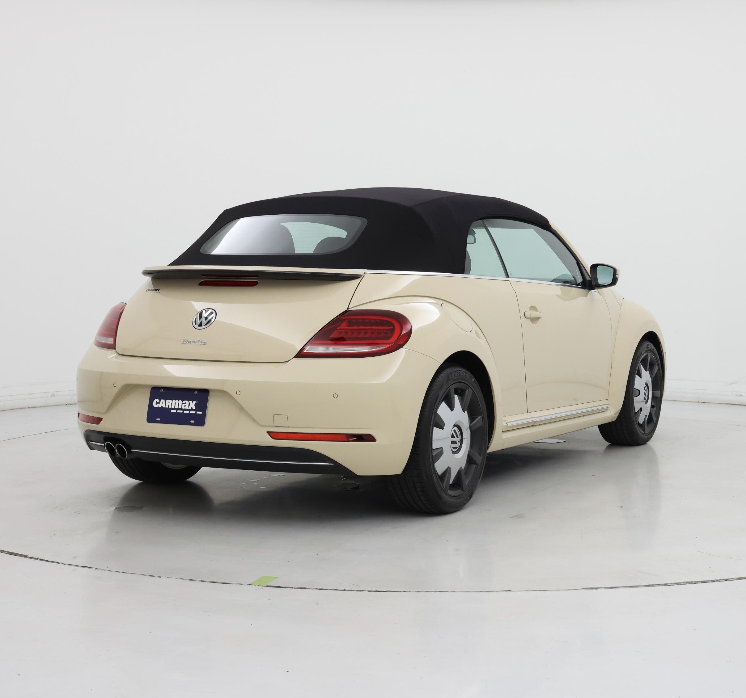 Thumbnail: 2019 Volkswagen Beetle - 8