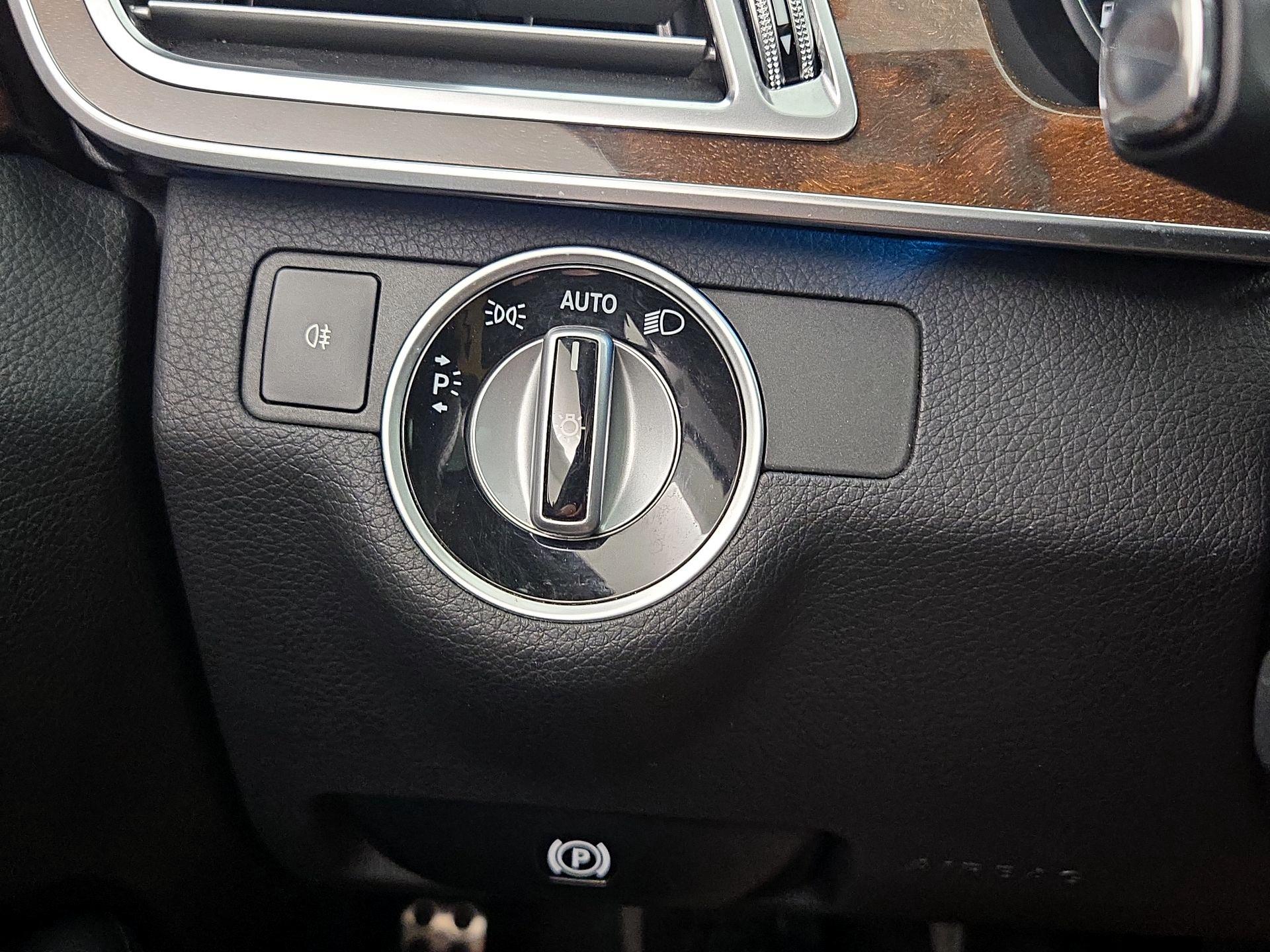 Thumbnail: 2014 Mercedes-Benz E-Class - 13
