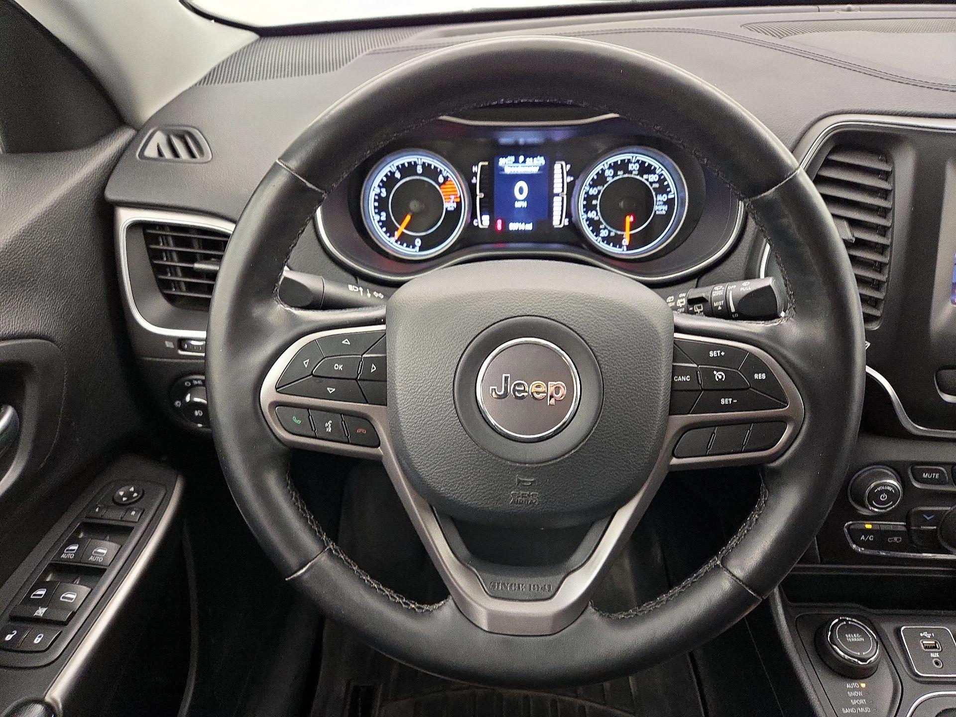 Thumbnail: 2020 Jeep Cherokee - 10