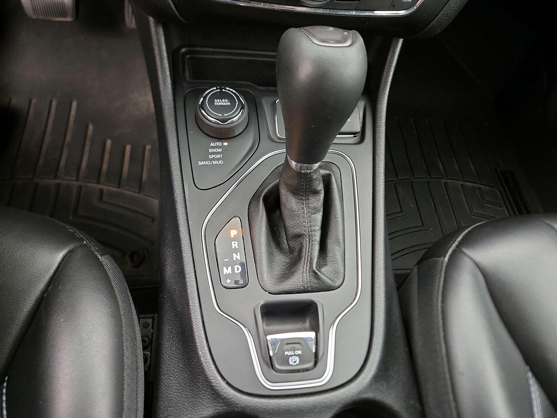 Thumbnail: 2020 Jeep Cherokee - 17