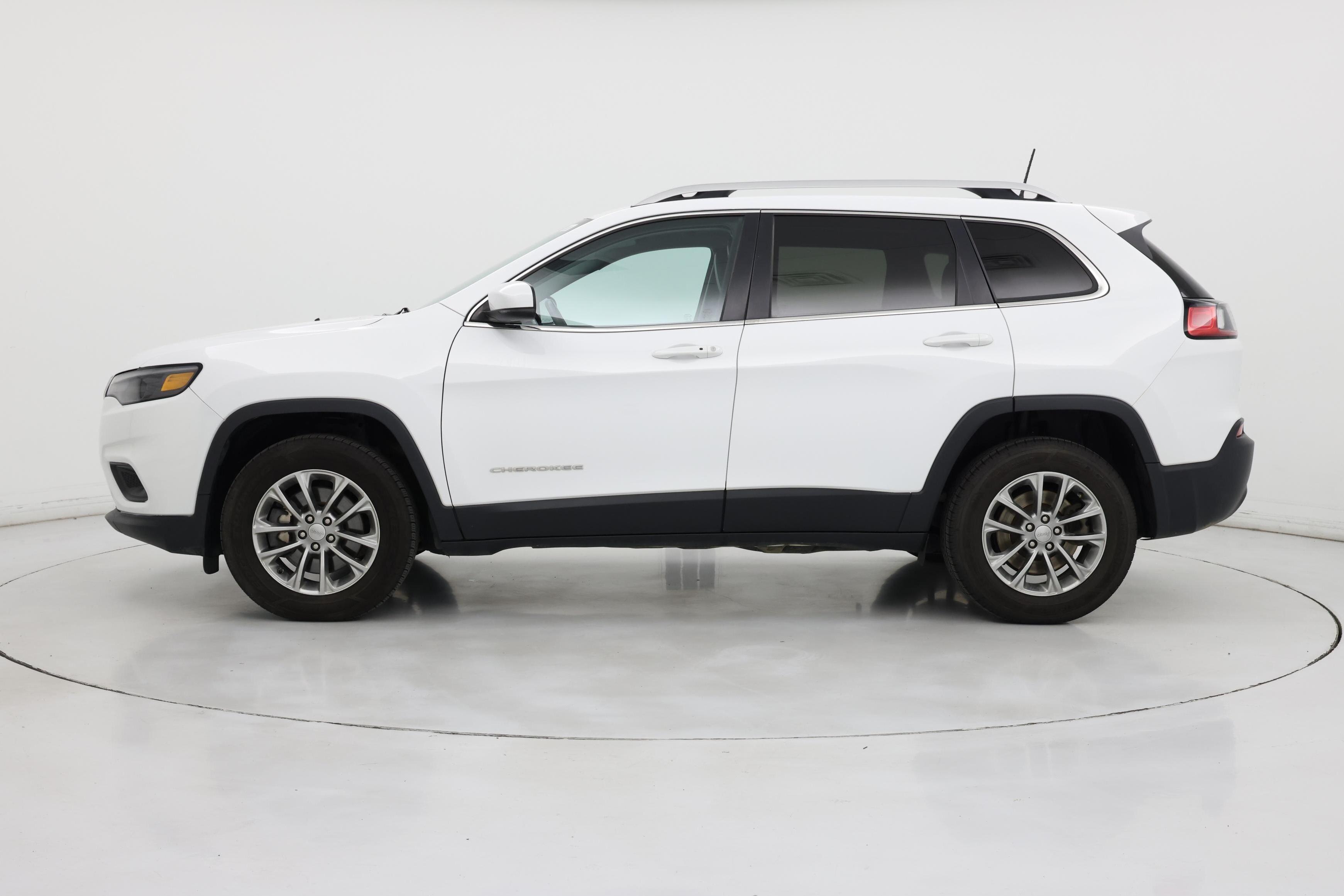 Thumbnail: 2020 Jeep Cherokee - 3