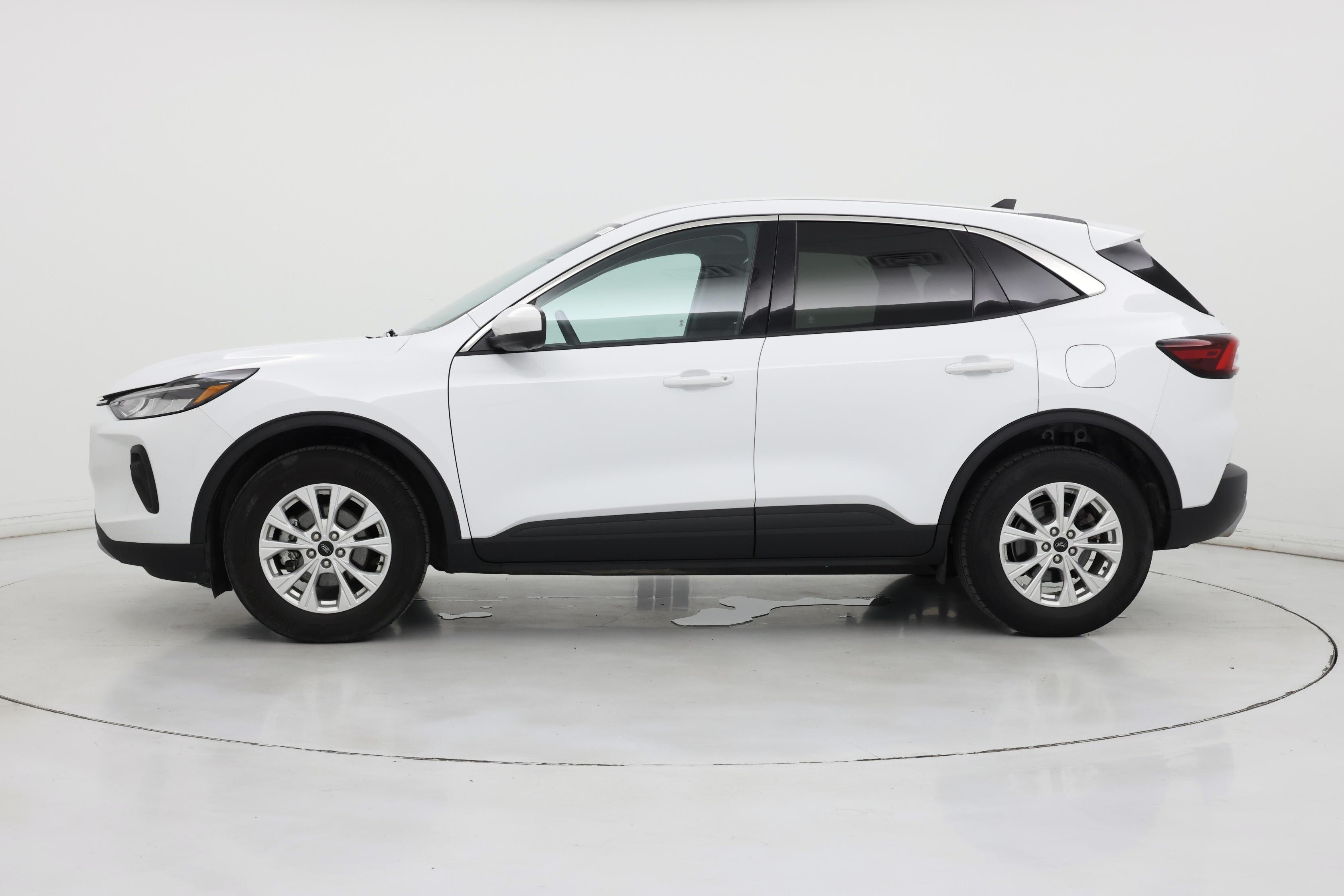 Thumbnail: 2023 Ford Escape - 3