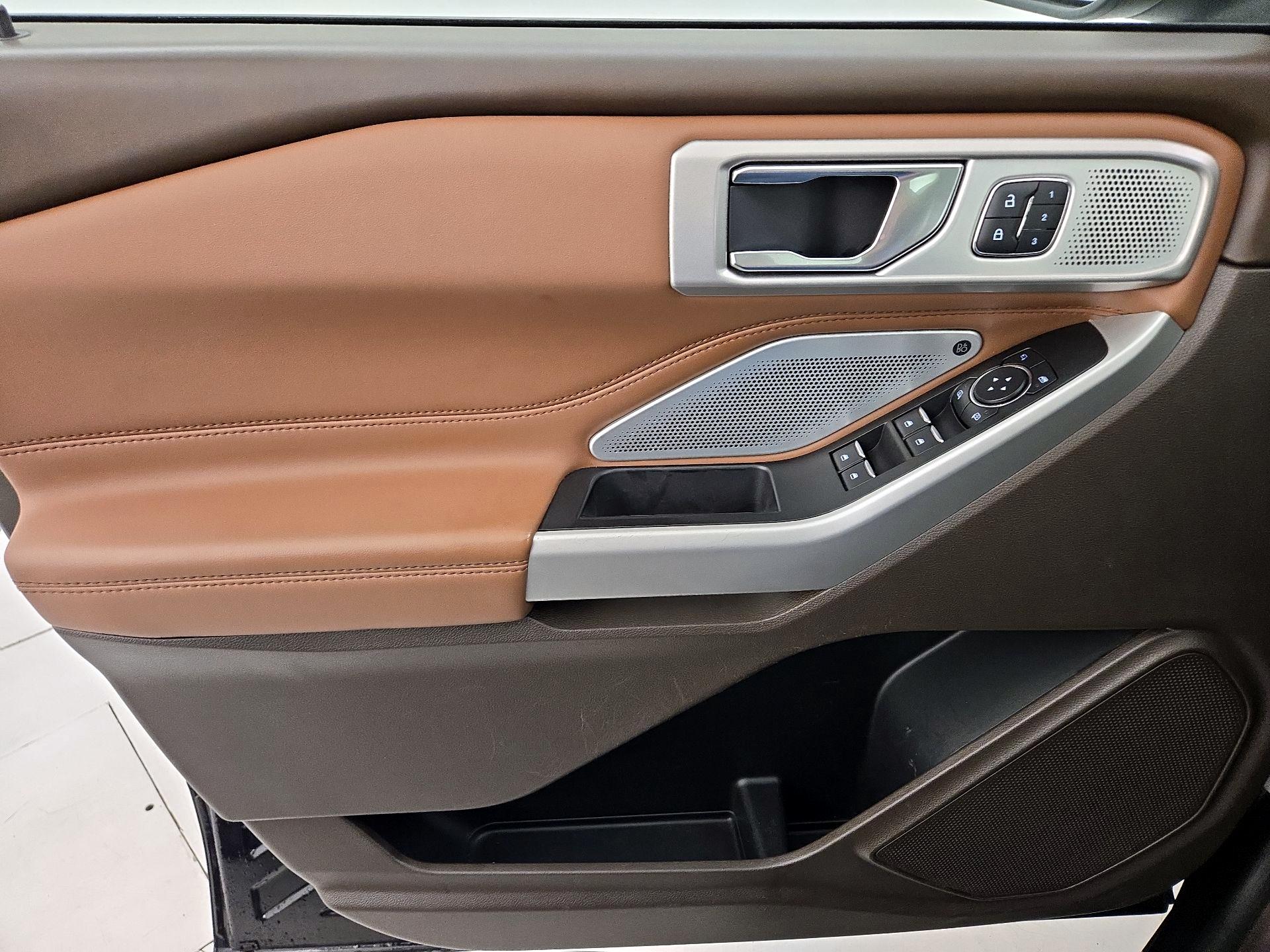 Thumbnail: 2022 Ford Explorer - 12