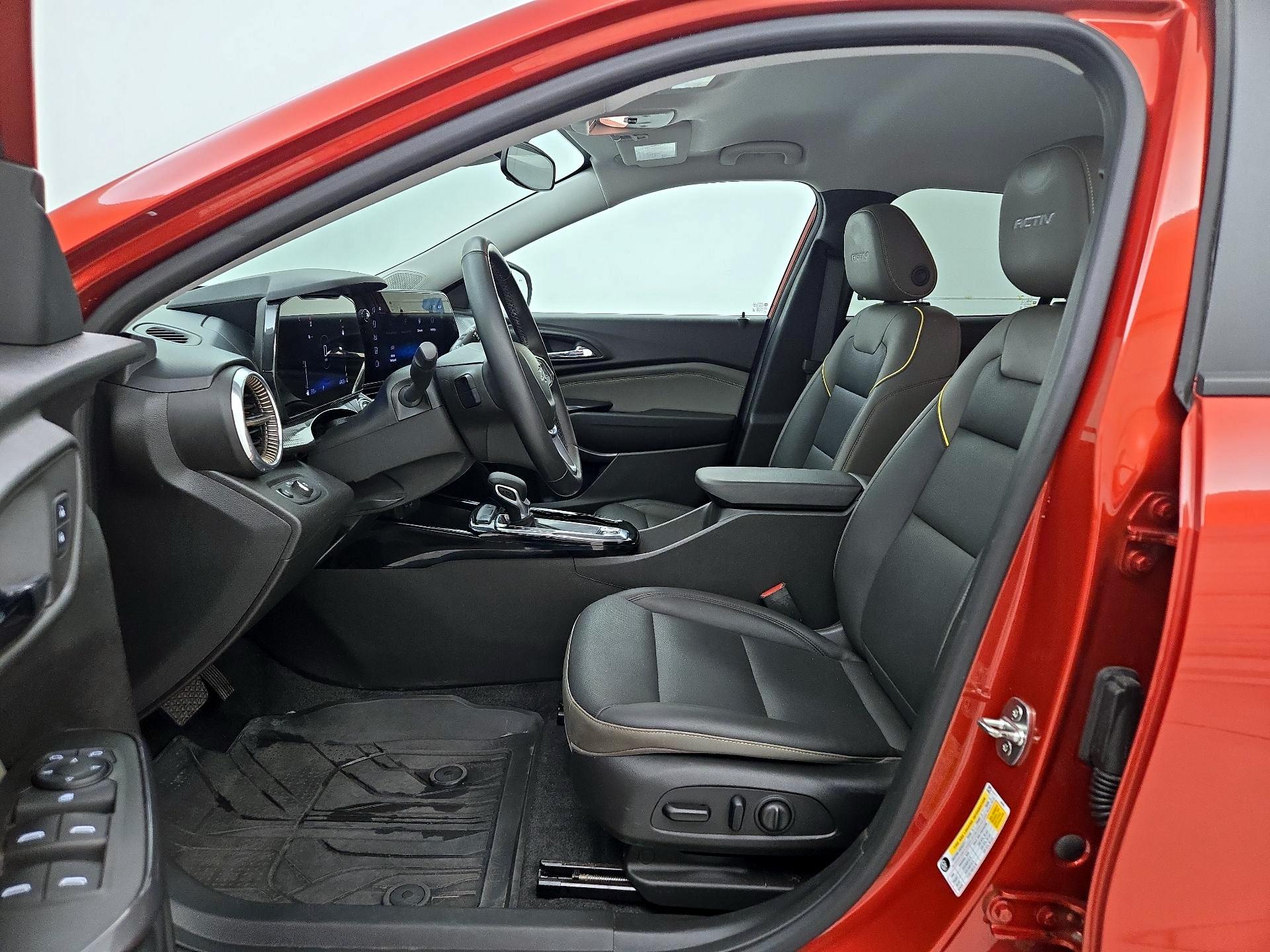 Thumbnail: 2024 Chevrolet Trax - 11