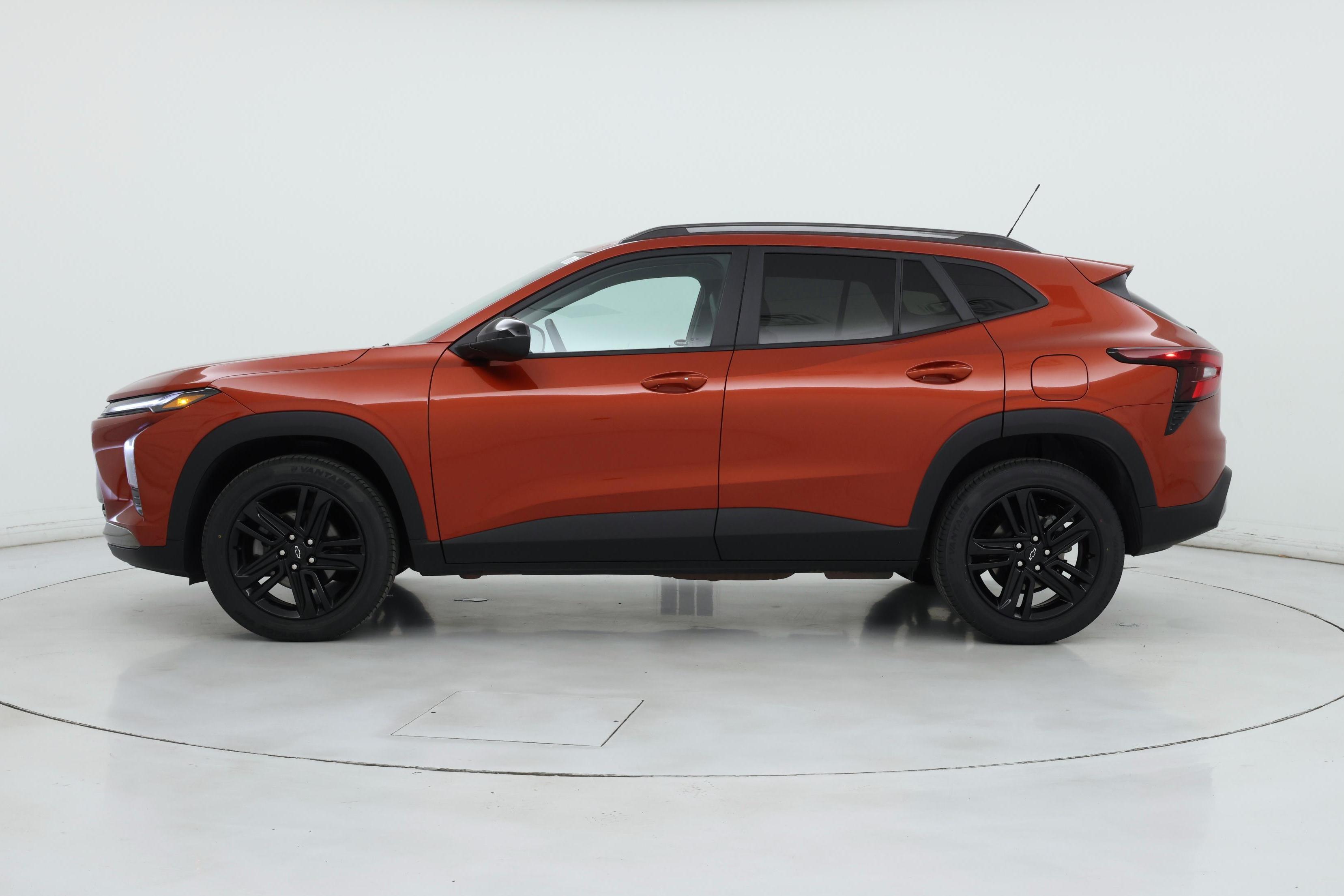 Thumbnail: 2024 Chevrolet Trax - 3
