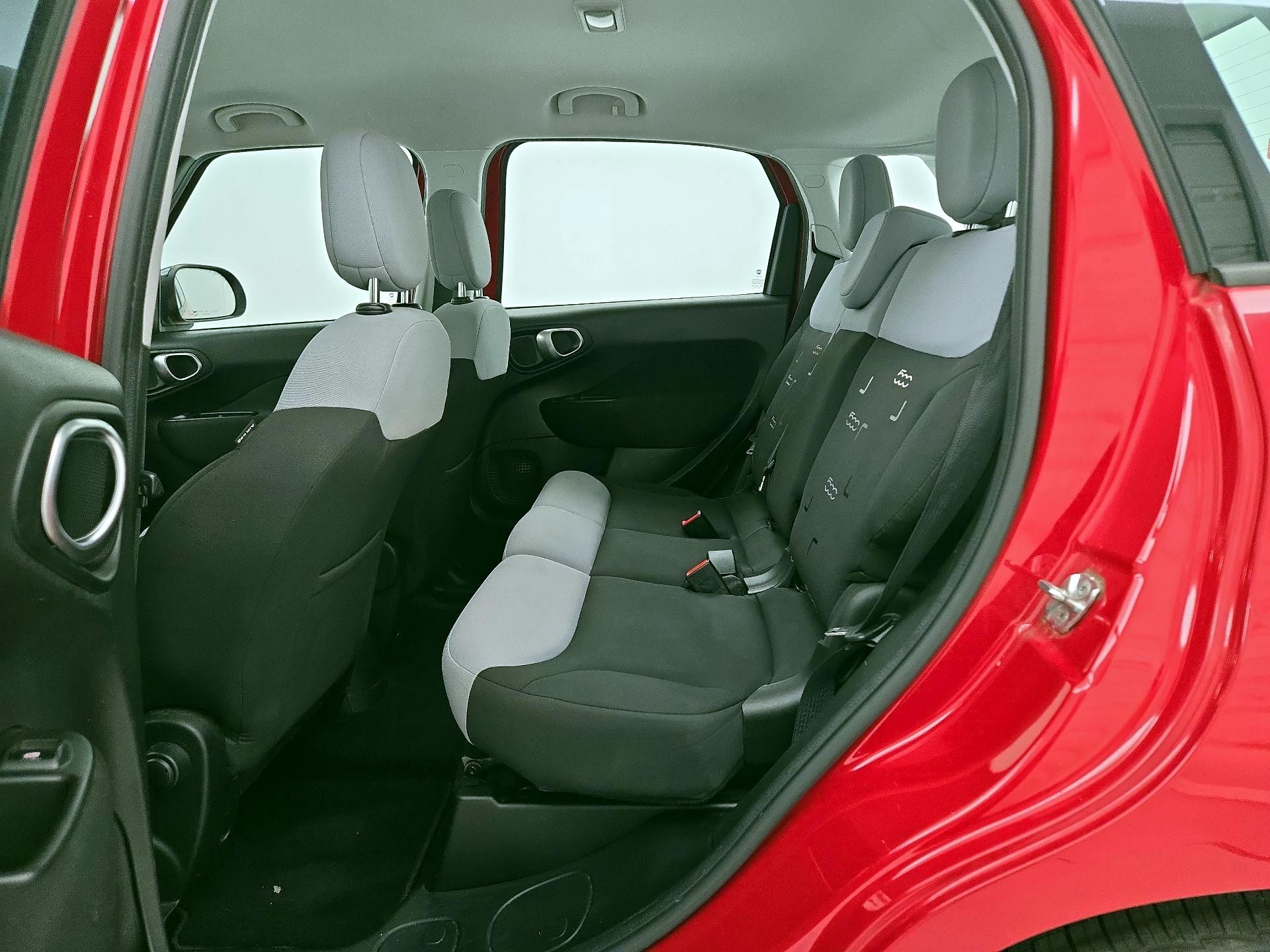 Thumbnail: 2016 Fiat 500L - 17