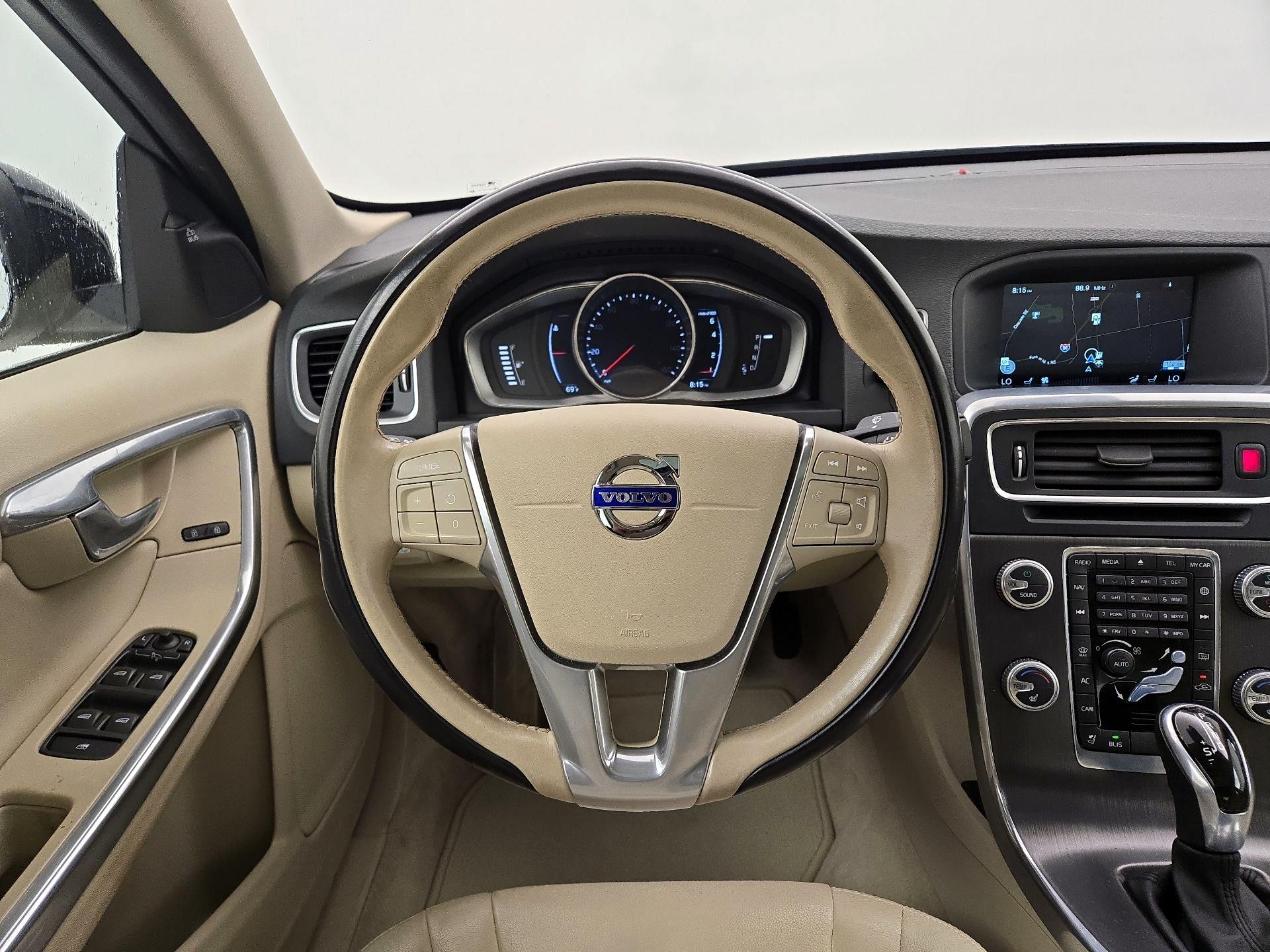 Thumbnail: 2016 Volvo S60 - 10