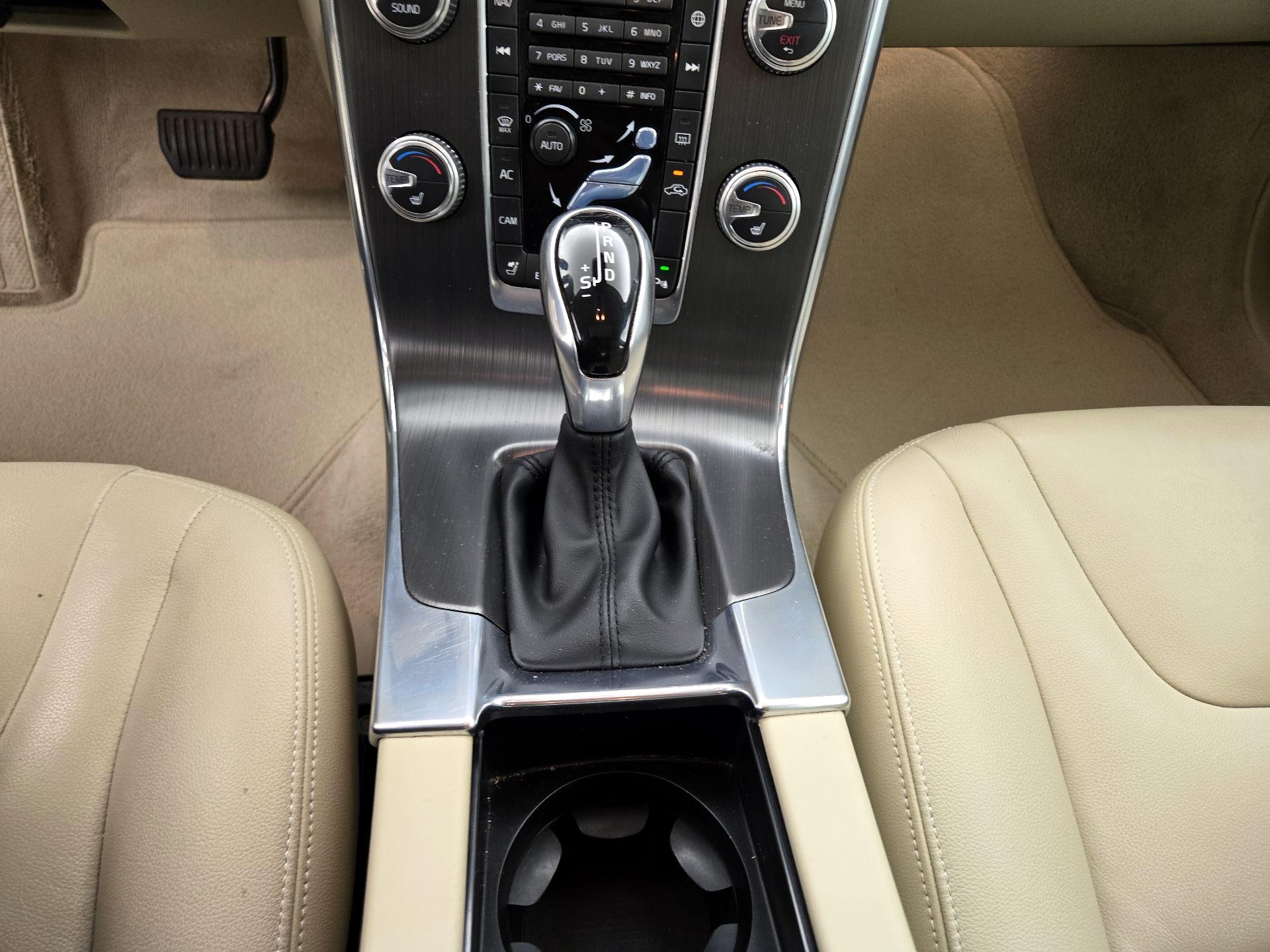 Thumbnail: 2016 Volvo S60 - 18