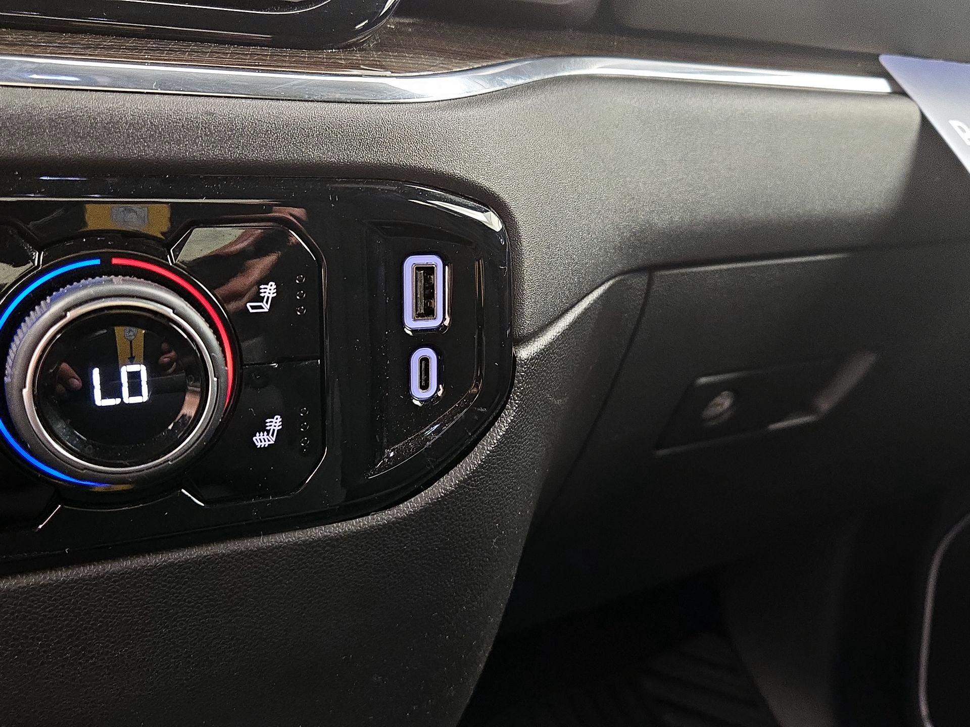 Thumbnail: 2024 Chevrolet Silverado 1500 - 18