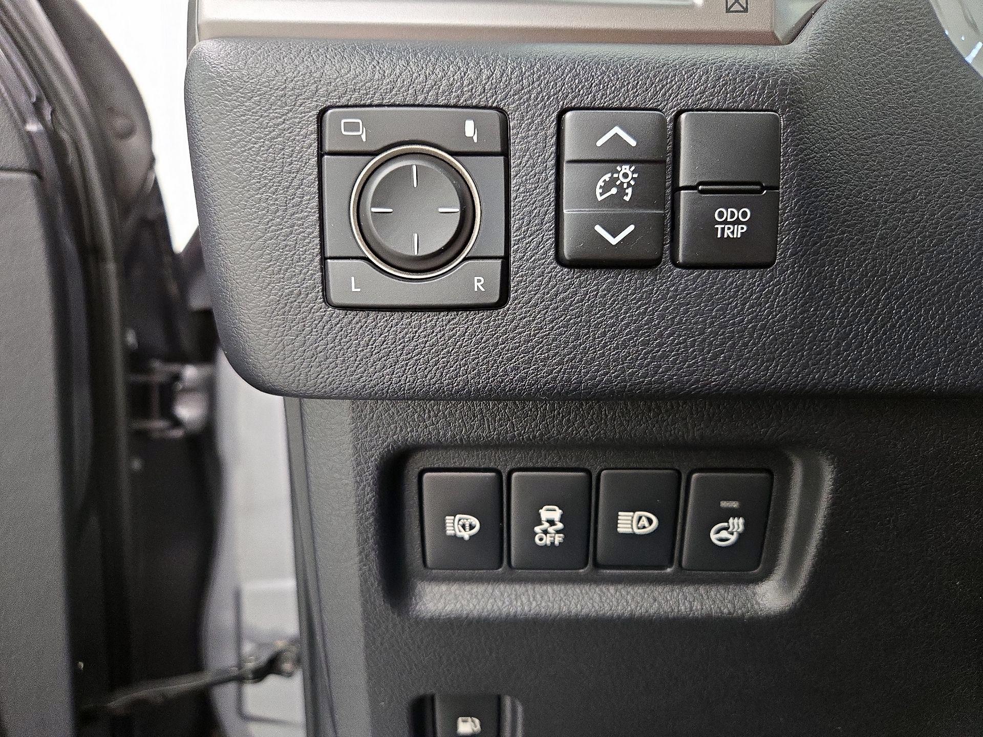 Thumbnail: 2022 Lexus GX - 13