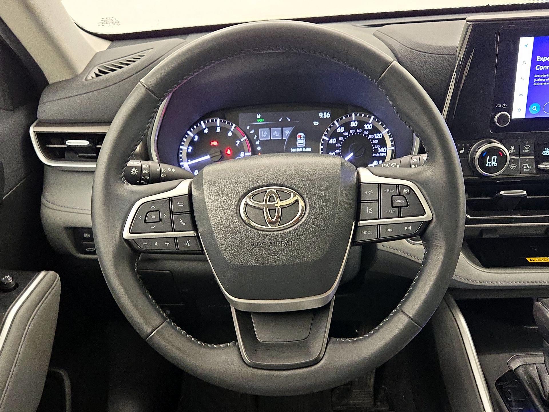 Thumbnail: 2023 Toyota Highlander - 10