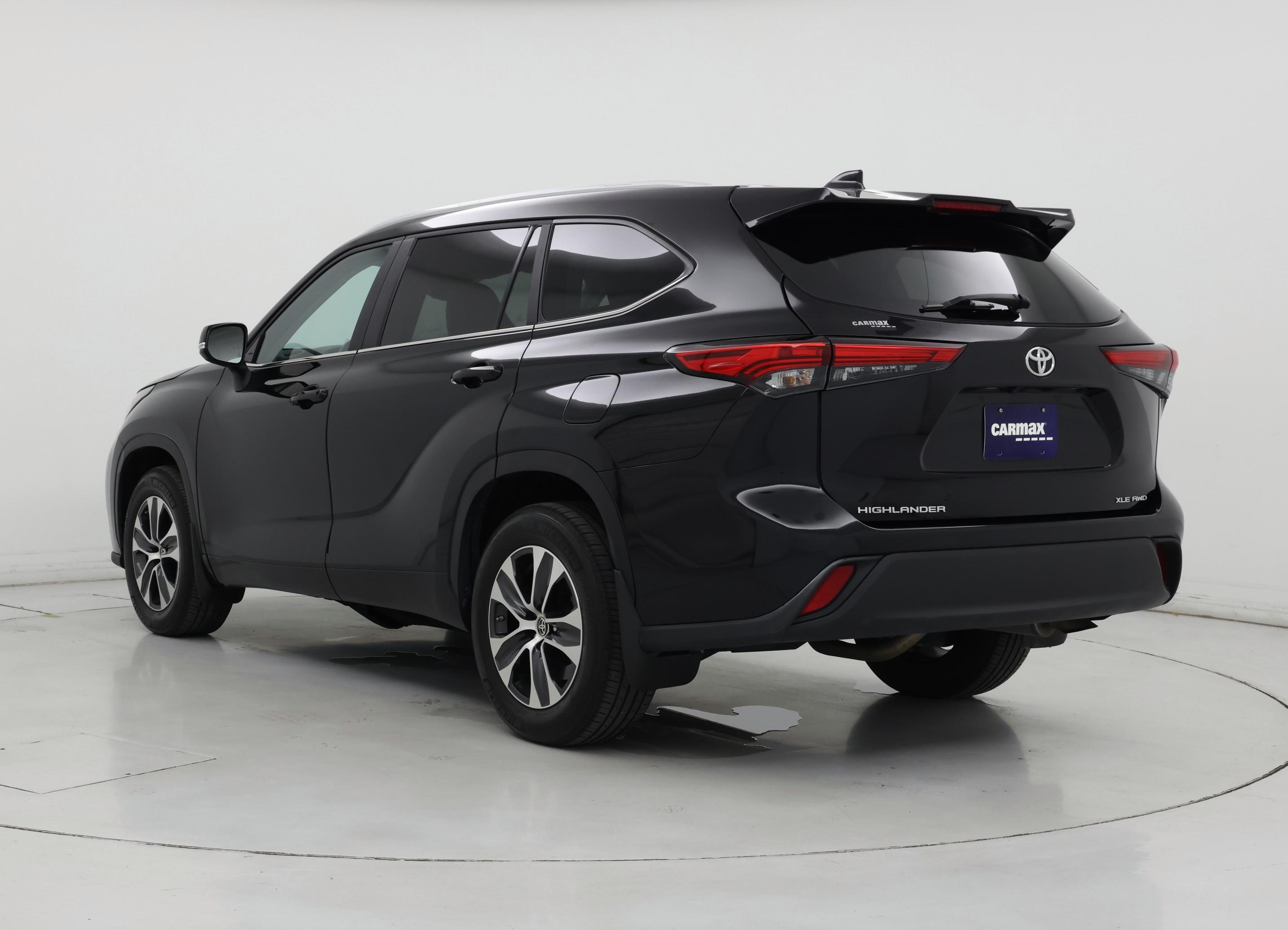 Thumbnail: 2023 Toyota Highlander - 2