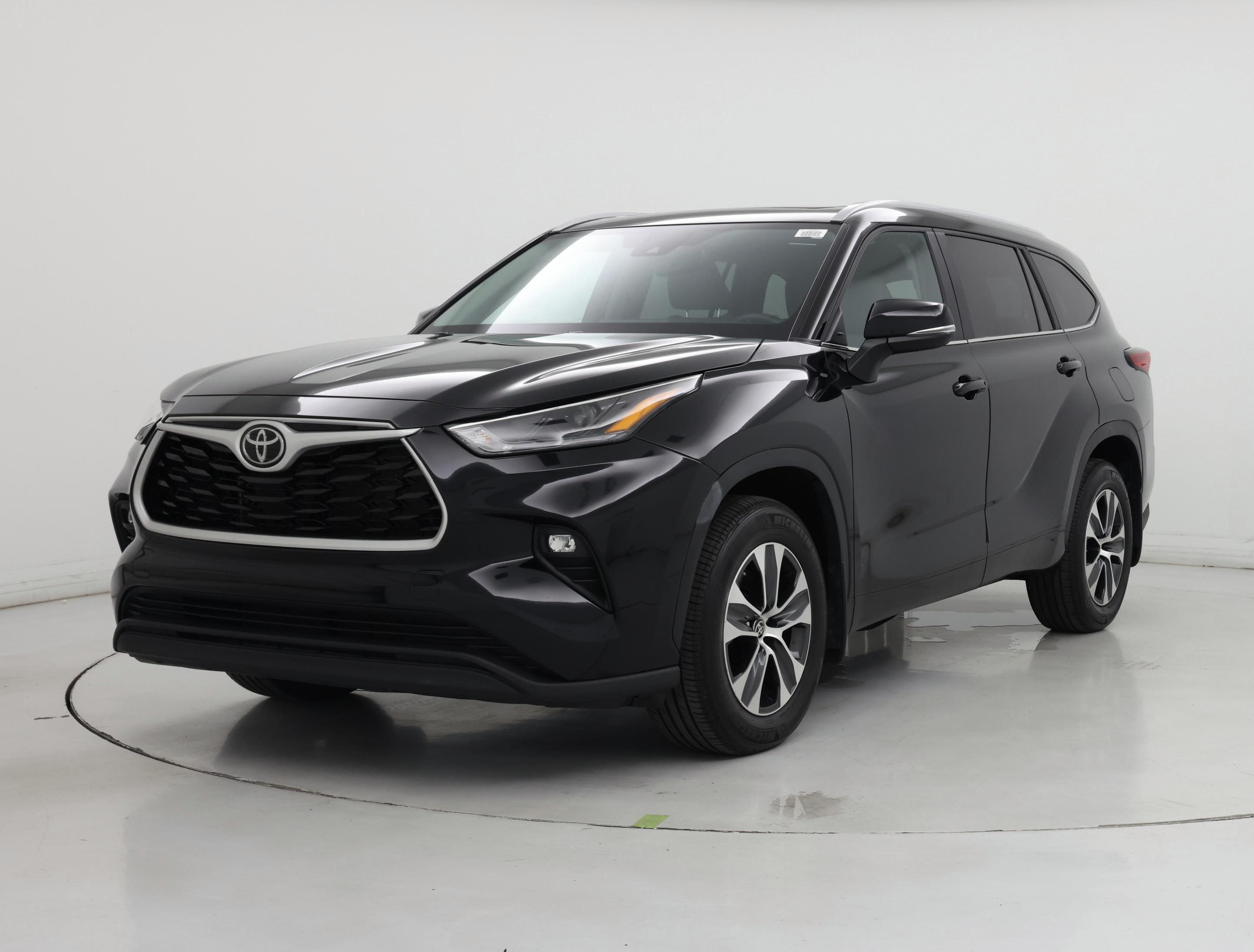 Thumbnail: 2023 Toyota Highlander - 4