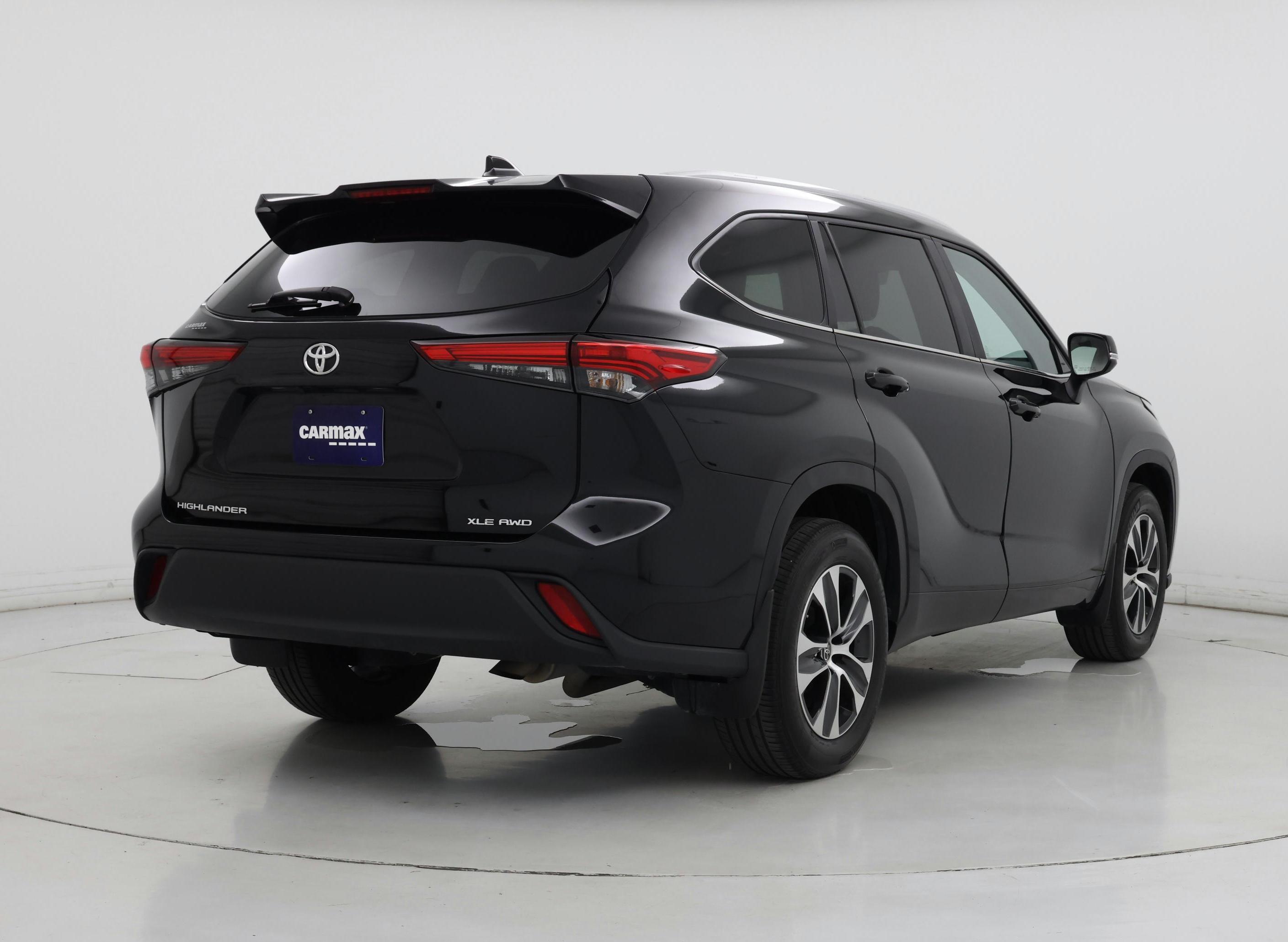 Thumbnail: 2023 Toyota Highlander - 8